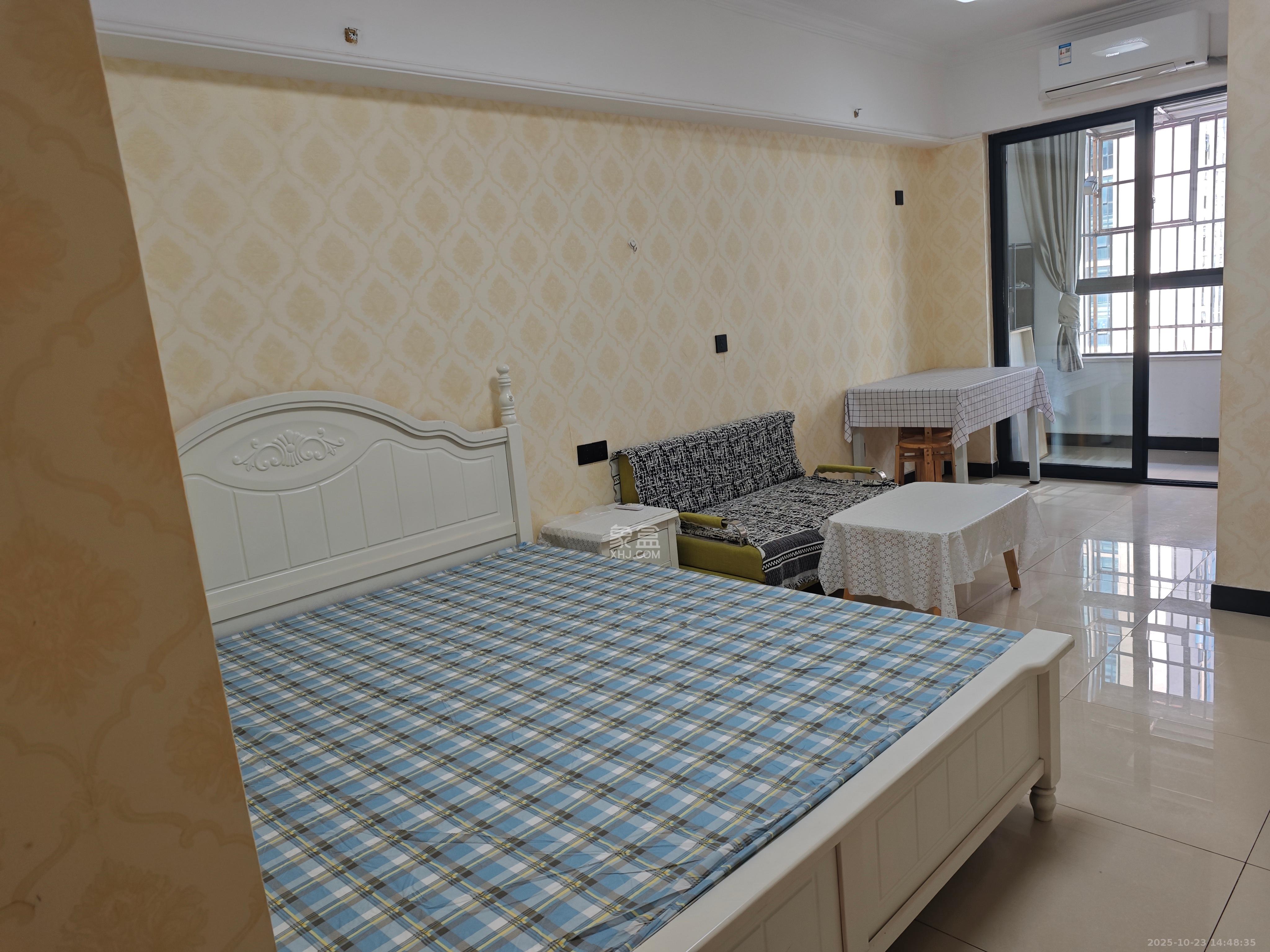 圭塘三小区  1室1厅1卫    1600.0元/月 圭塘三小区  1室1厅1卫    1600.0元/月室内图