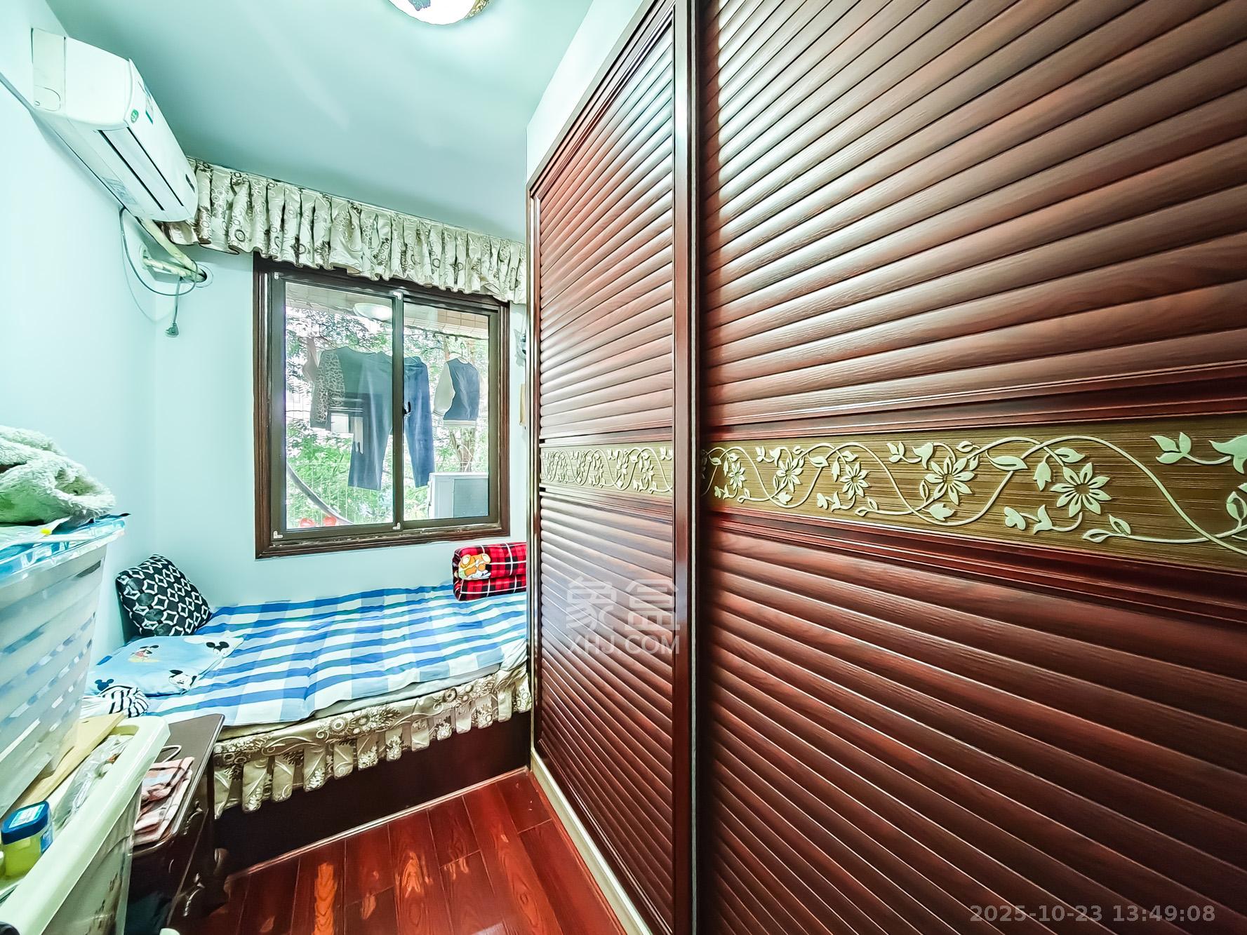 山语城二期 3室2厅1卫 68.0万 山语城二期 3室2厅1卫 68.0万卧室