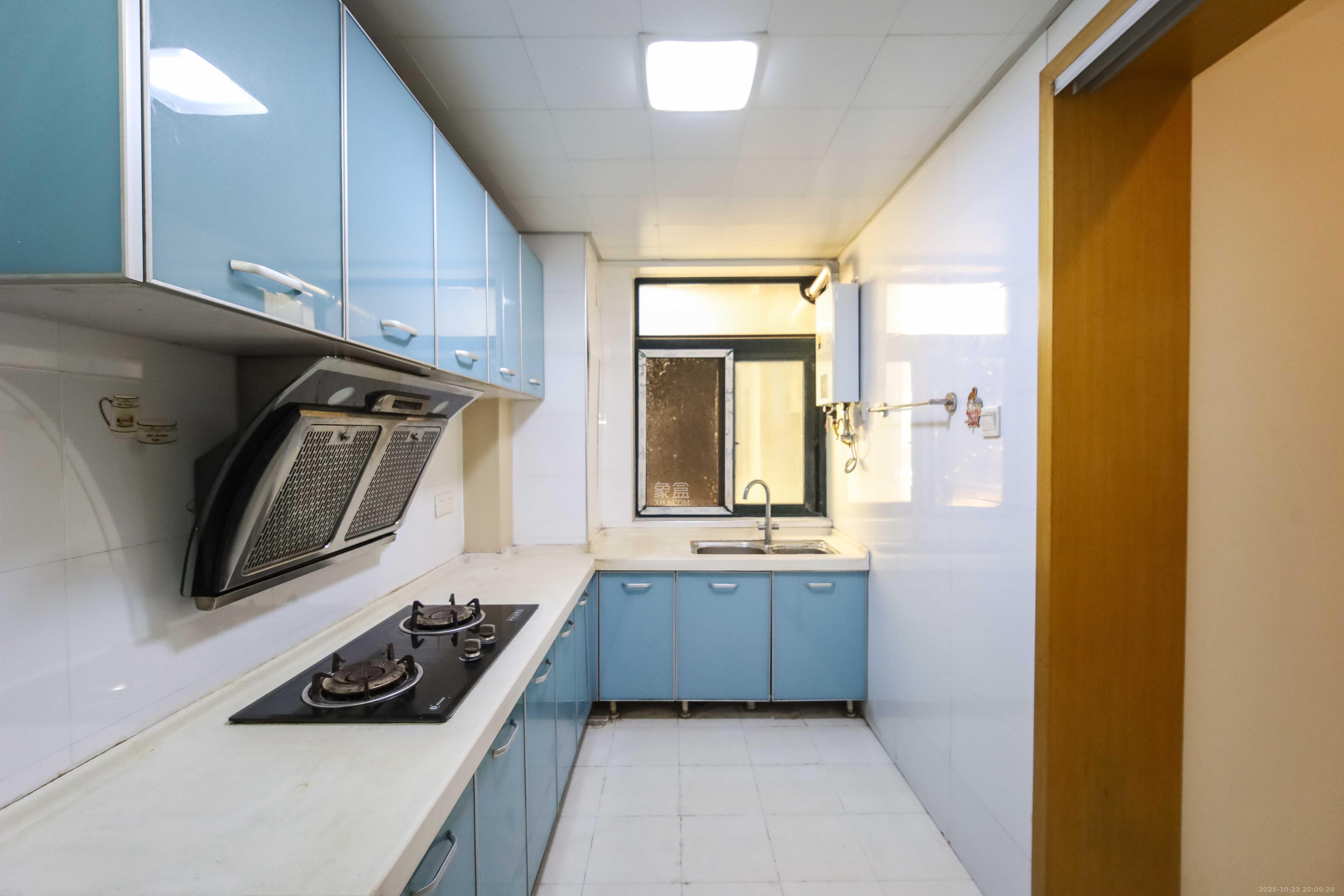 浏阳河畔家园  3室2厅2卫    81.0万厨房