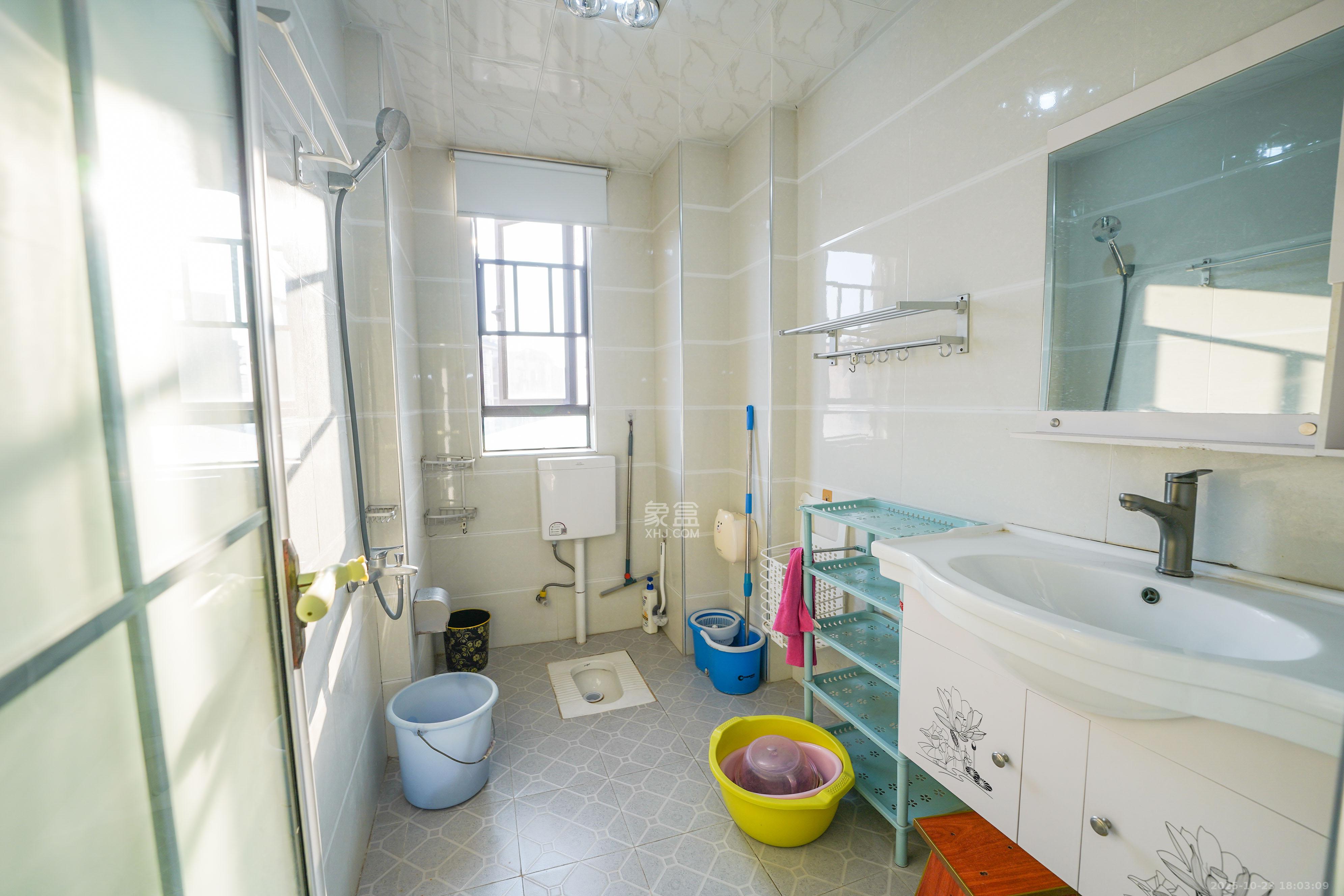 汇金城/嘉华城(二期、三期)  3室2厅2卫    120.0万 汇金城/嘉华城(二期、三期)  3室2厅2卫    120.0万卫生间