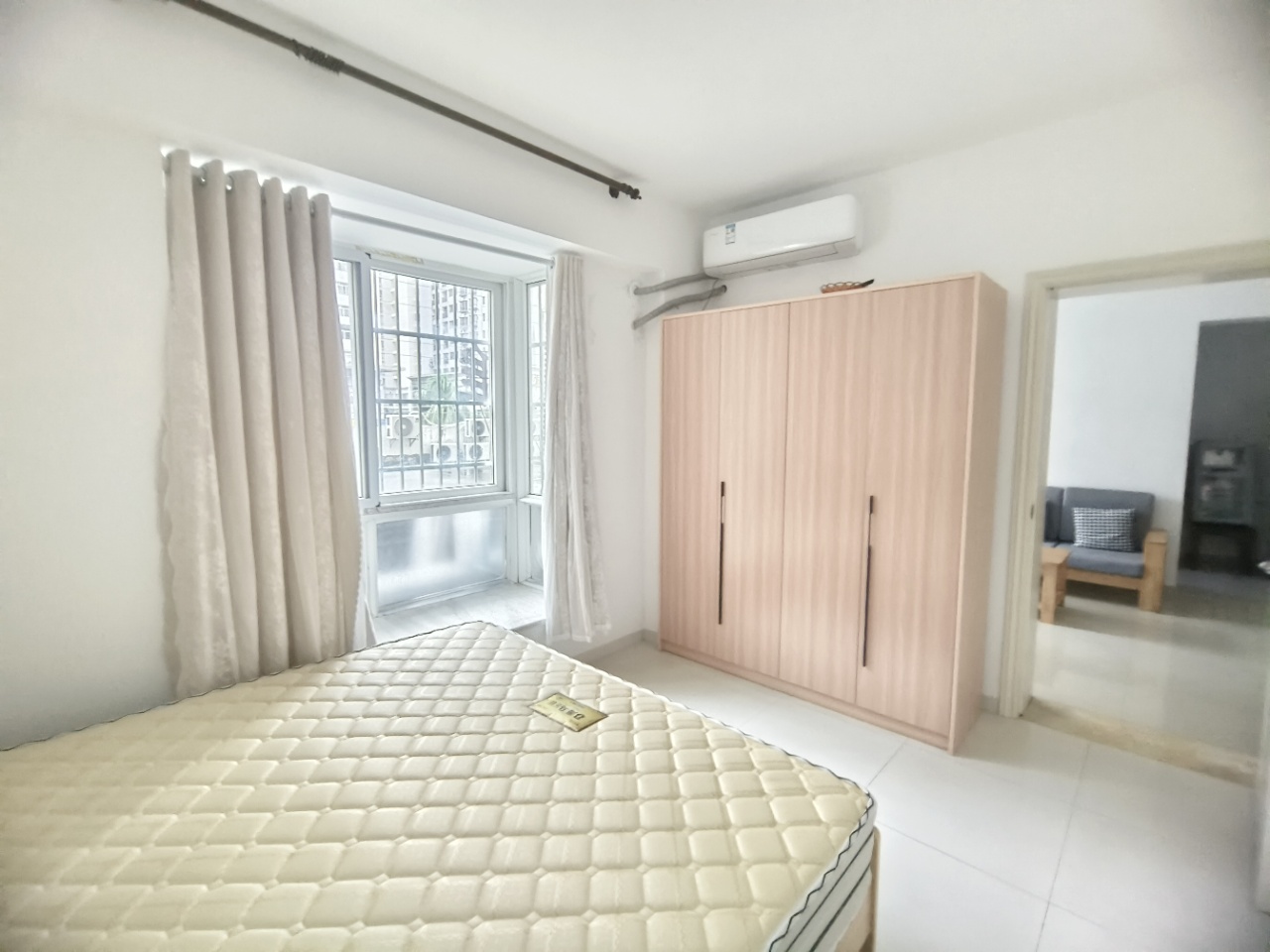 华宝雅苑 1室2厅1卫 2100.0元/月 华宝雅苑 1室2厅1卫 2100.0元/月室内图