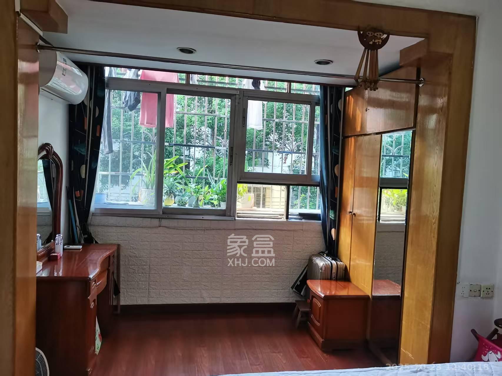 桔园小区1-8片  2室1厅1卫    1700.0元/月室内图