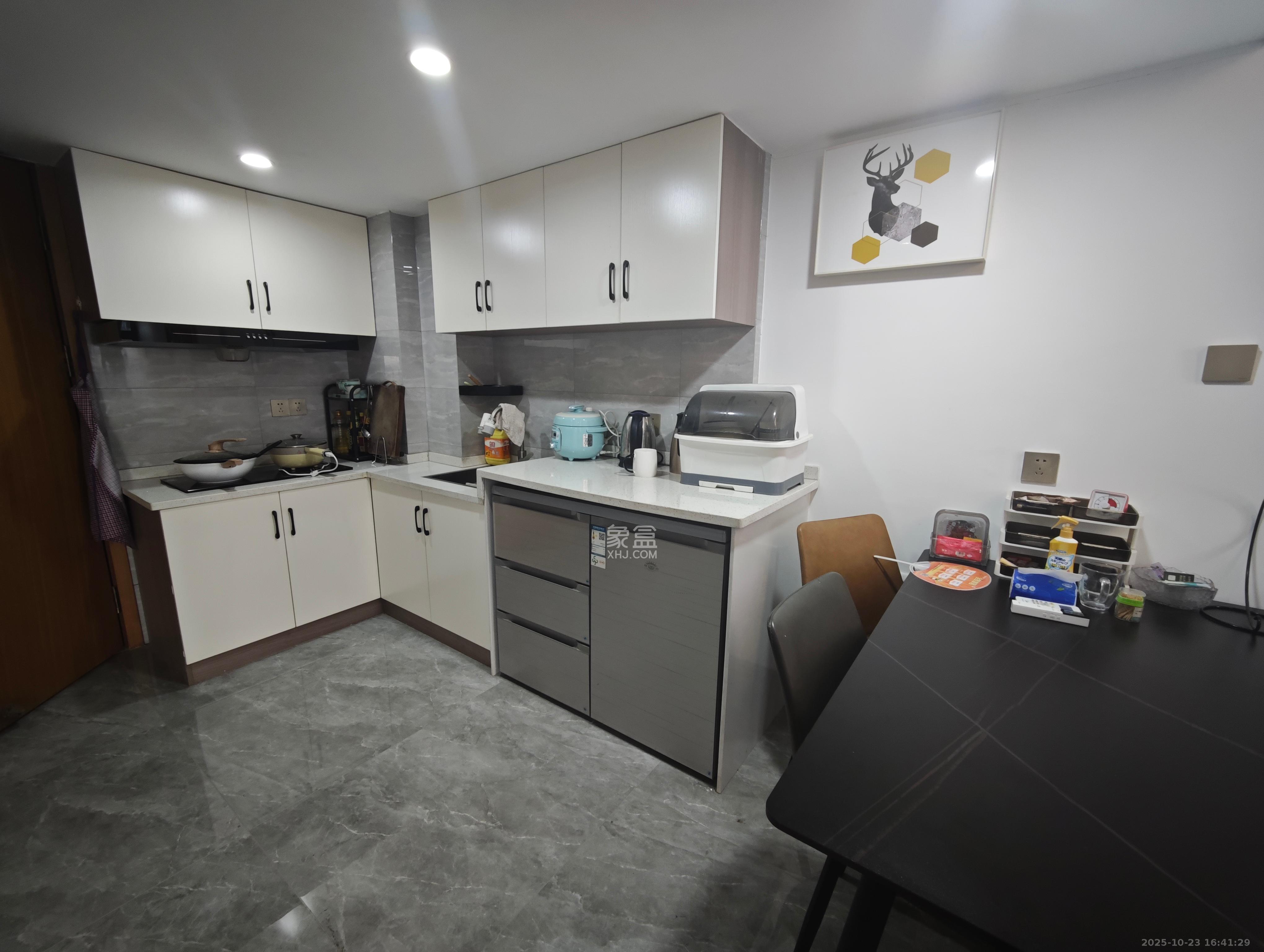 明昇壹城（明昇时代广场）三期  3室0厅0卫    2400.0元/月室内图