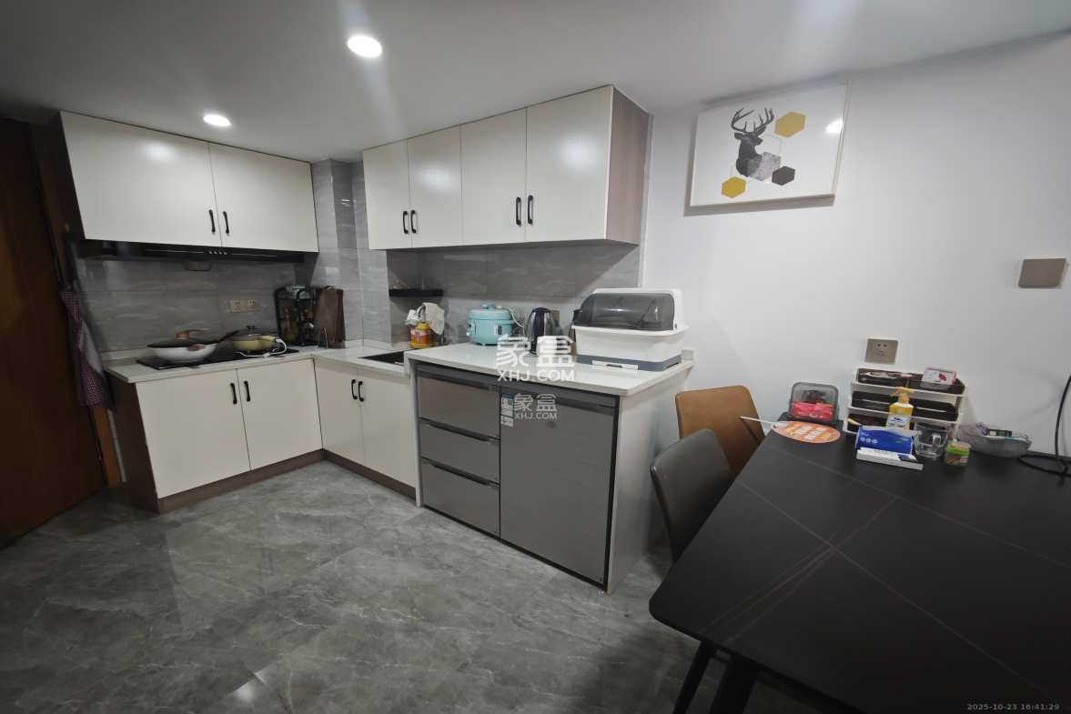 明昇壹城(明昇时代广场)三期 3室0厅0卫 2400.0元/月 明昇壹城(明昇时代广场)三期 3室0厅0卫 2400.0元/月室内图