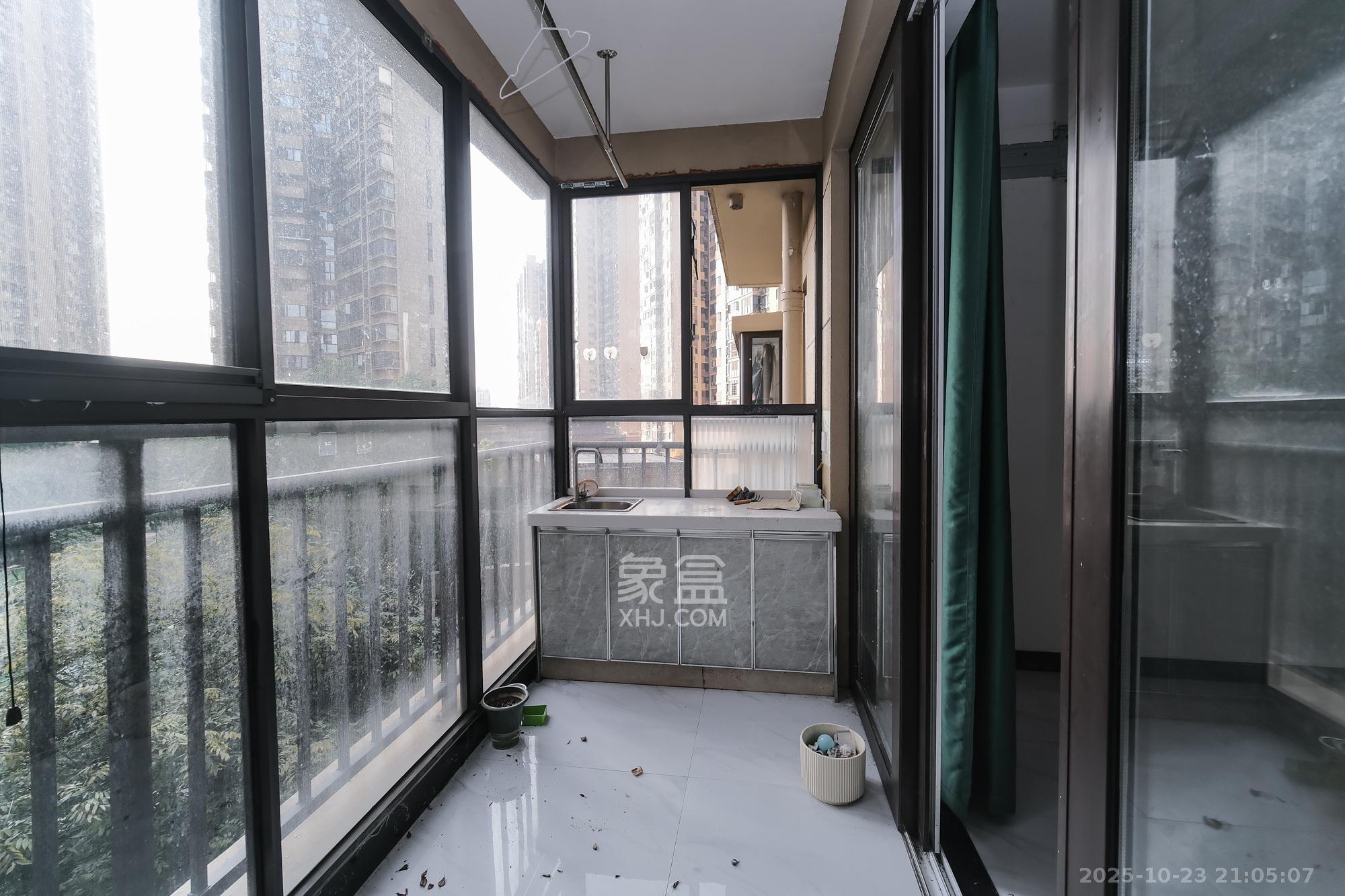 保利香槟国际  4室2厅2卫    108.0万 保利香槟国际  4室2厅2卫    108.0万厨房