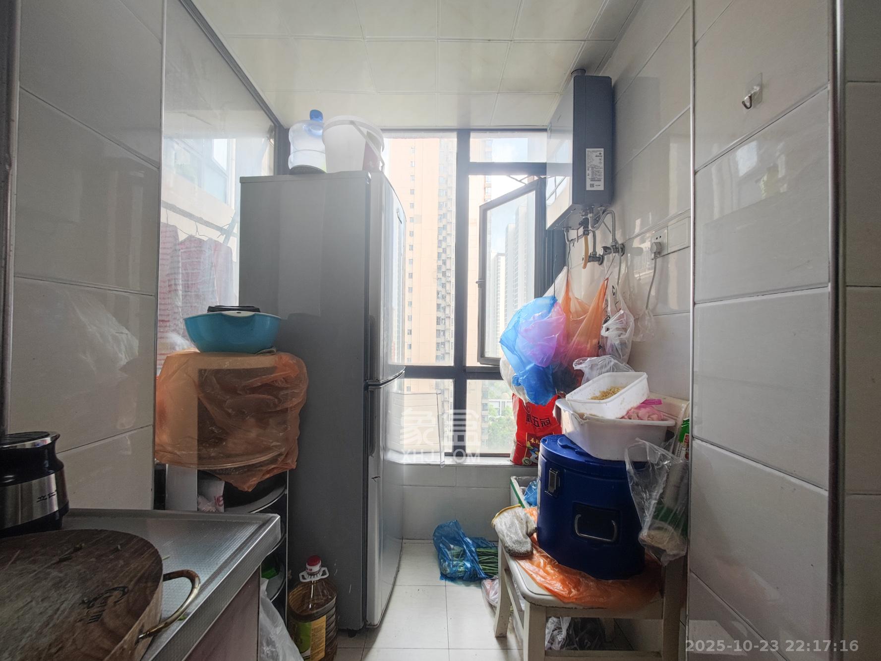 潇湘名城(新里程潇湘名城)  1室2厅2卫    96.0万阳台