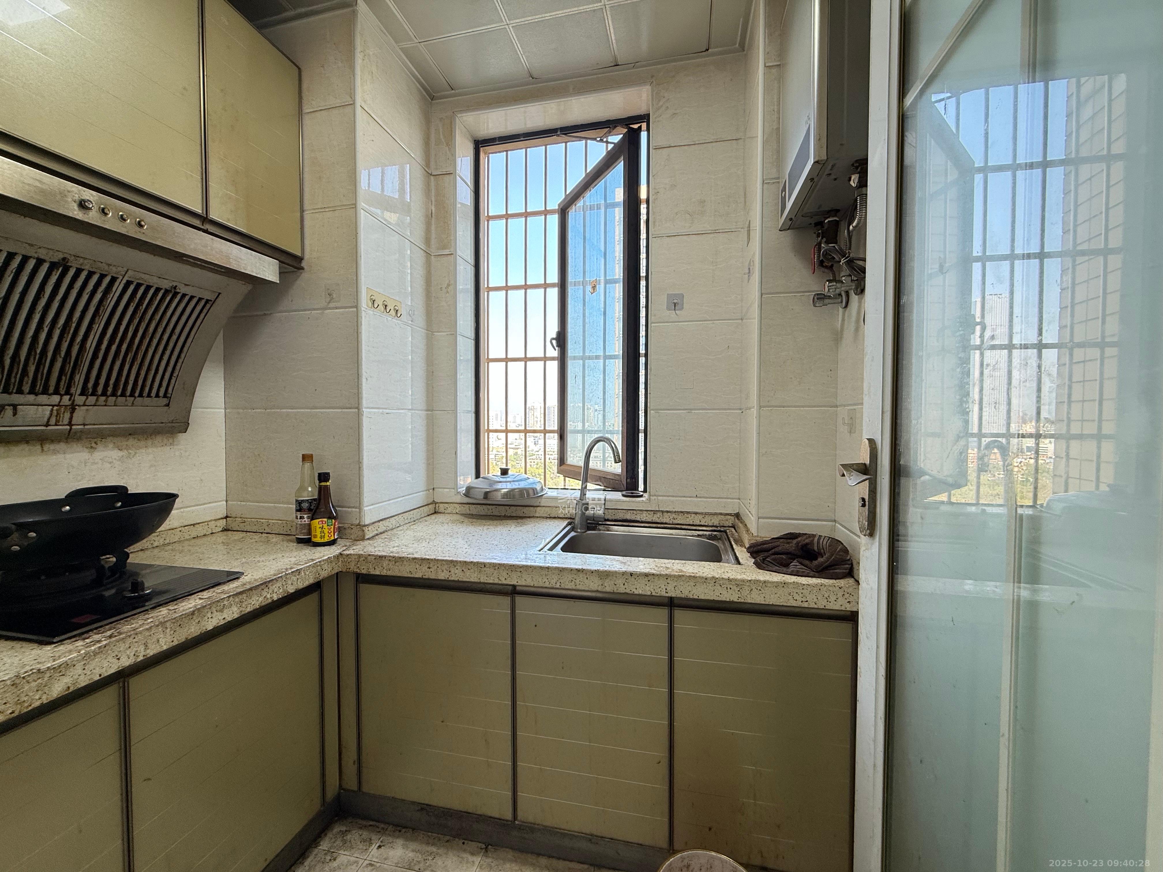 凯通国际城(凯通朝庭)  1室1厅1卫    1300.0元/月 凯通国际城(凯通朝庭)  1室1厅1卫    1300.0元/月室内图