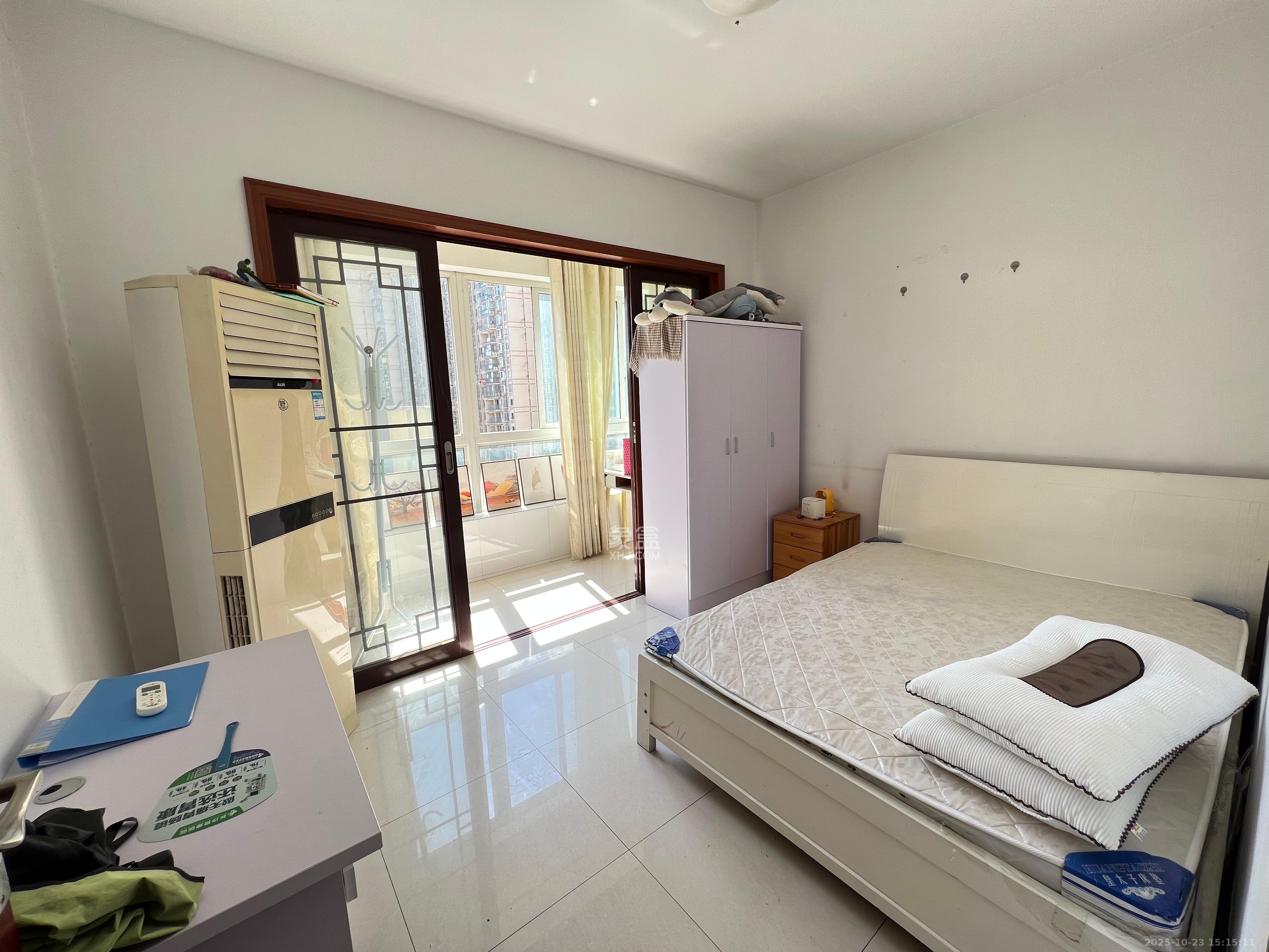 汇都公寓  4室1厅1卫    2400.0元/月室内图