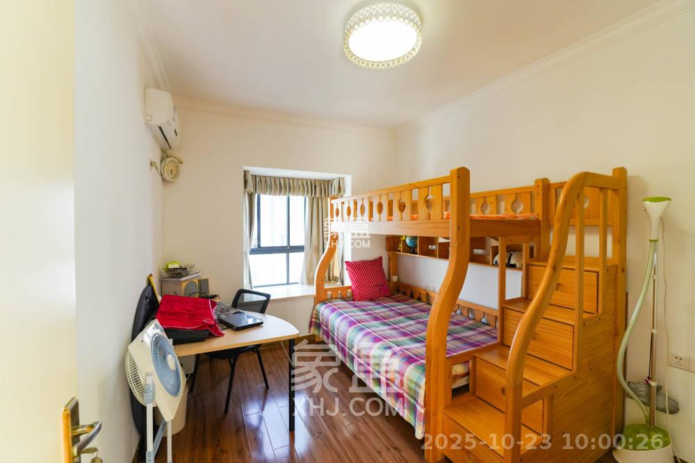 华银天际  3室2厅2卫    2500.0元/月 华银天际  3室2厅2卫    2500.0元/月室内图