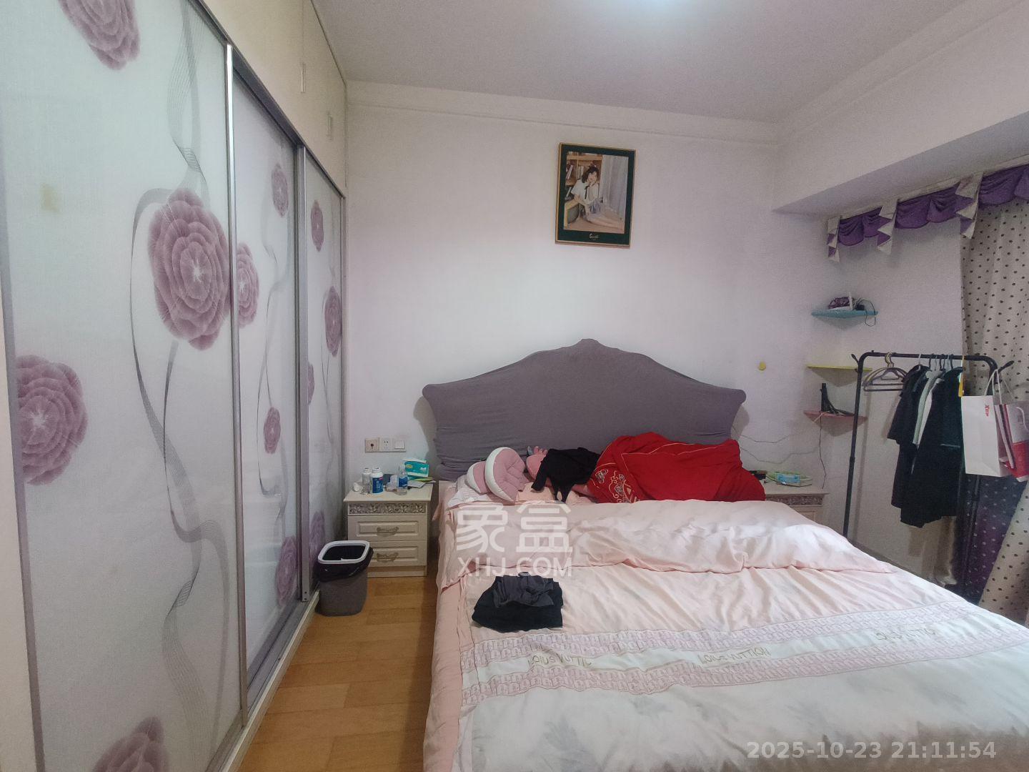 珠江花城四期花盛  3室2厅1卫    2400.0元/月 珠江花城四期花盛  3室2厅1卫    2400.0元/月室内图1