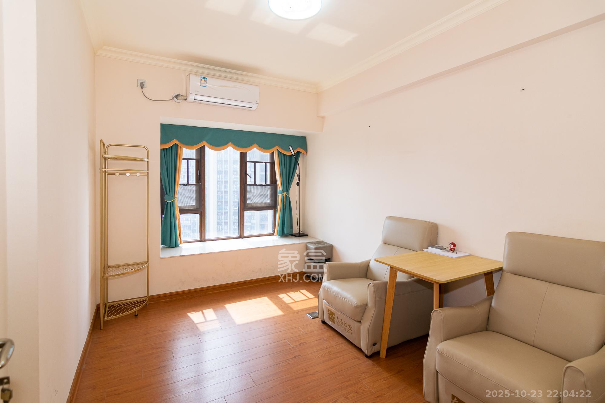 碧桂园高尔夫花园  4室2厅2卫    98.0万卧室