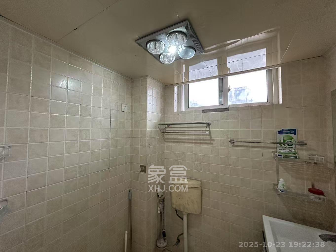 山水湾  2室2厅1卫    1700.0元/月室内图