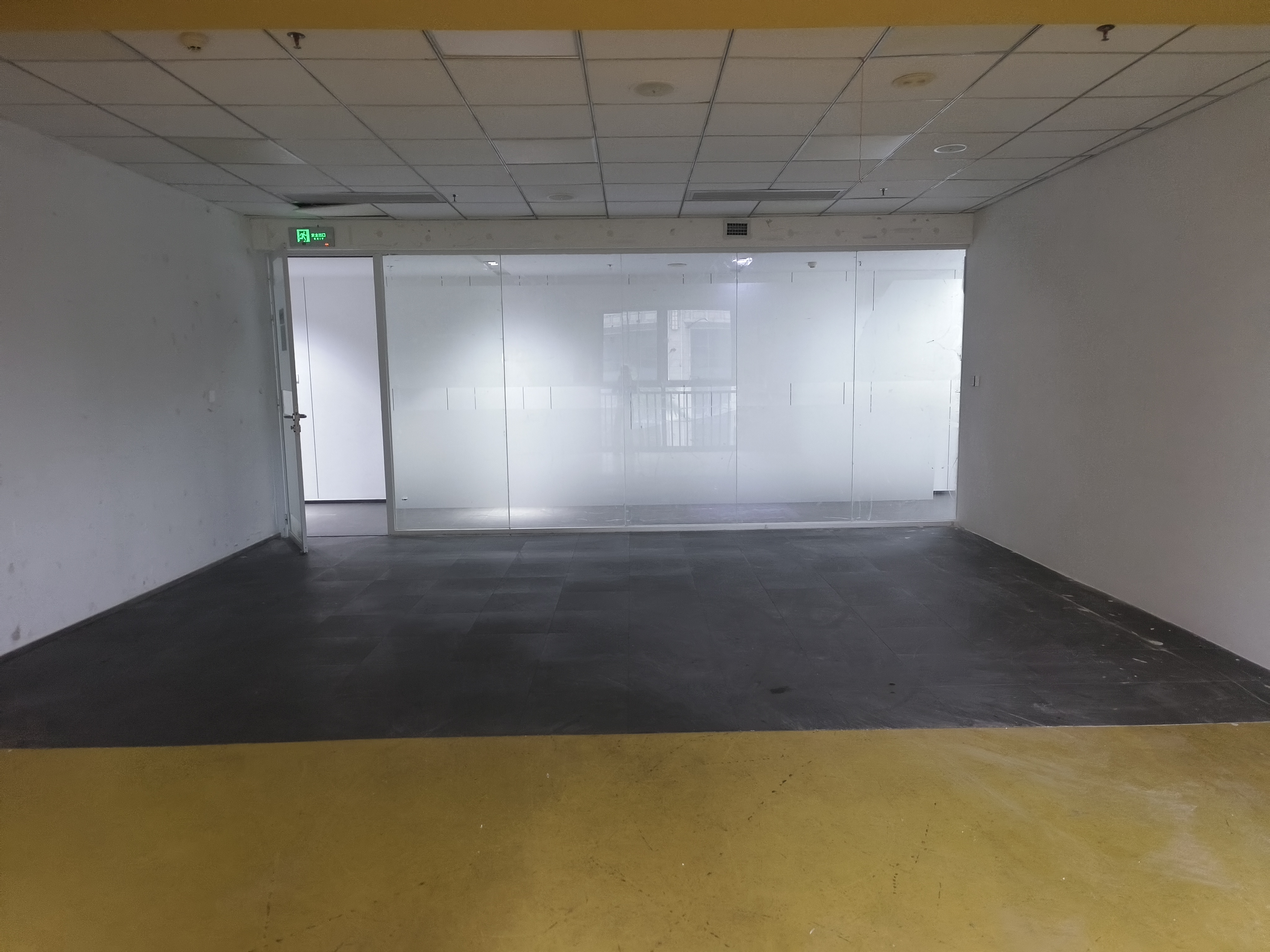 互联网金融大厦   176.8㎡      14144.0元/月室内图