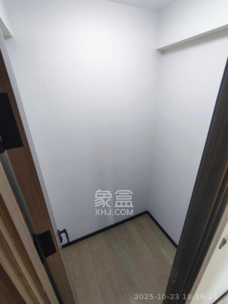 中海阅溪府  3室2厅2卫    3000.0元/月室内图