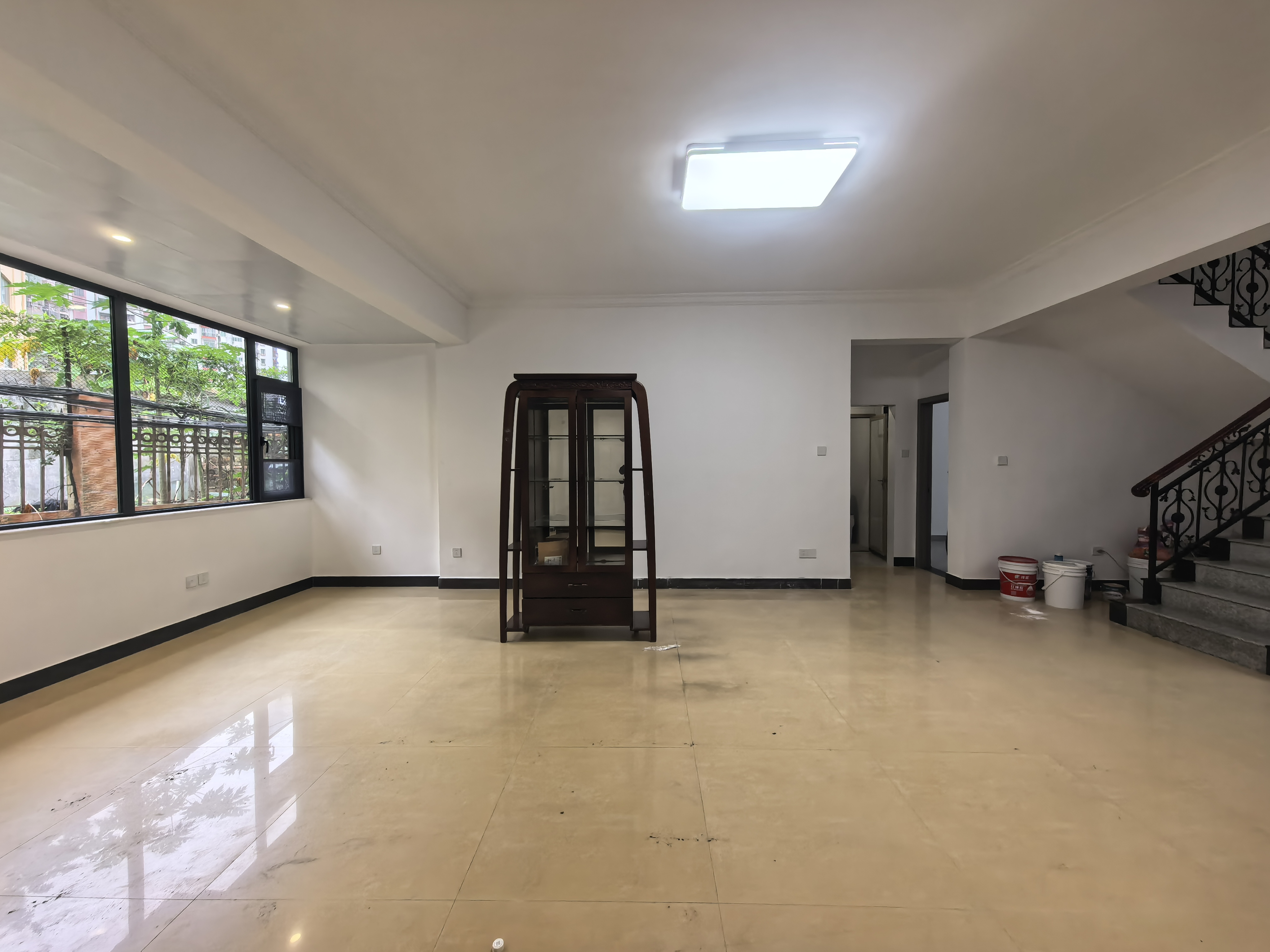 金霖花园  9室3厅4卫    18000.0元/月