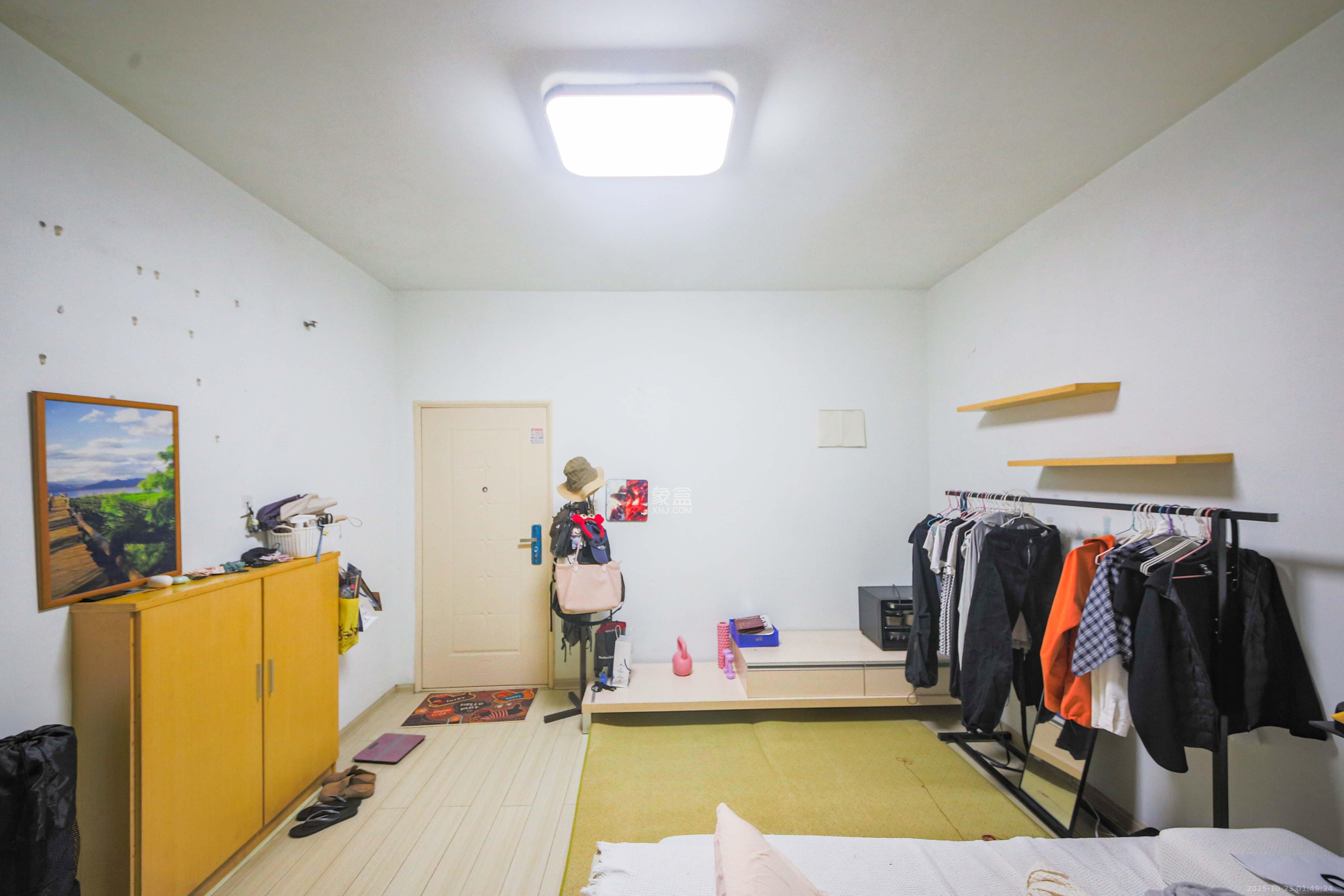 满庭芳小区  1室1厅1卫    40.0万卧室