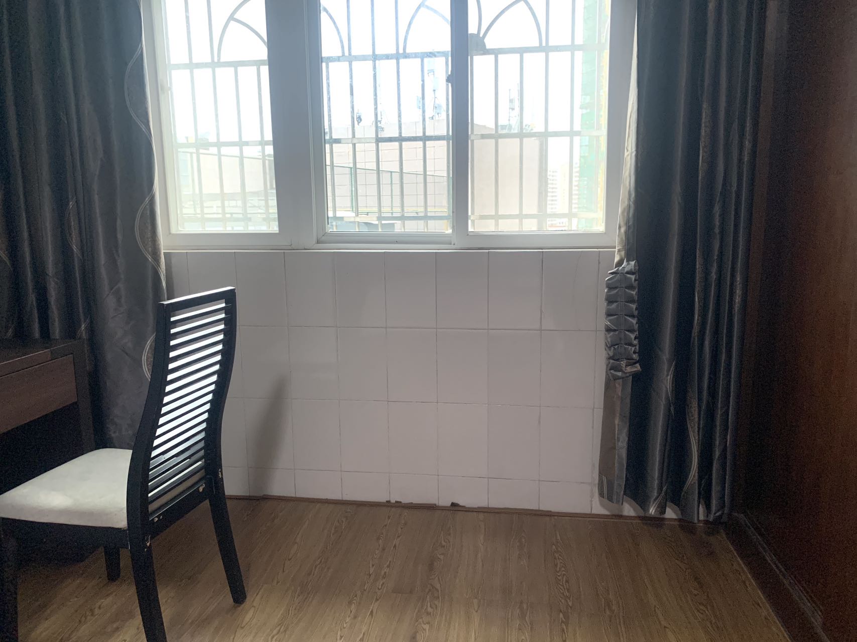 民贸花园  3室2厅2卫    115.0万客厅