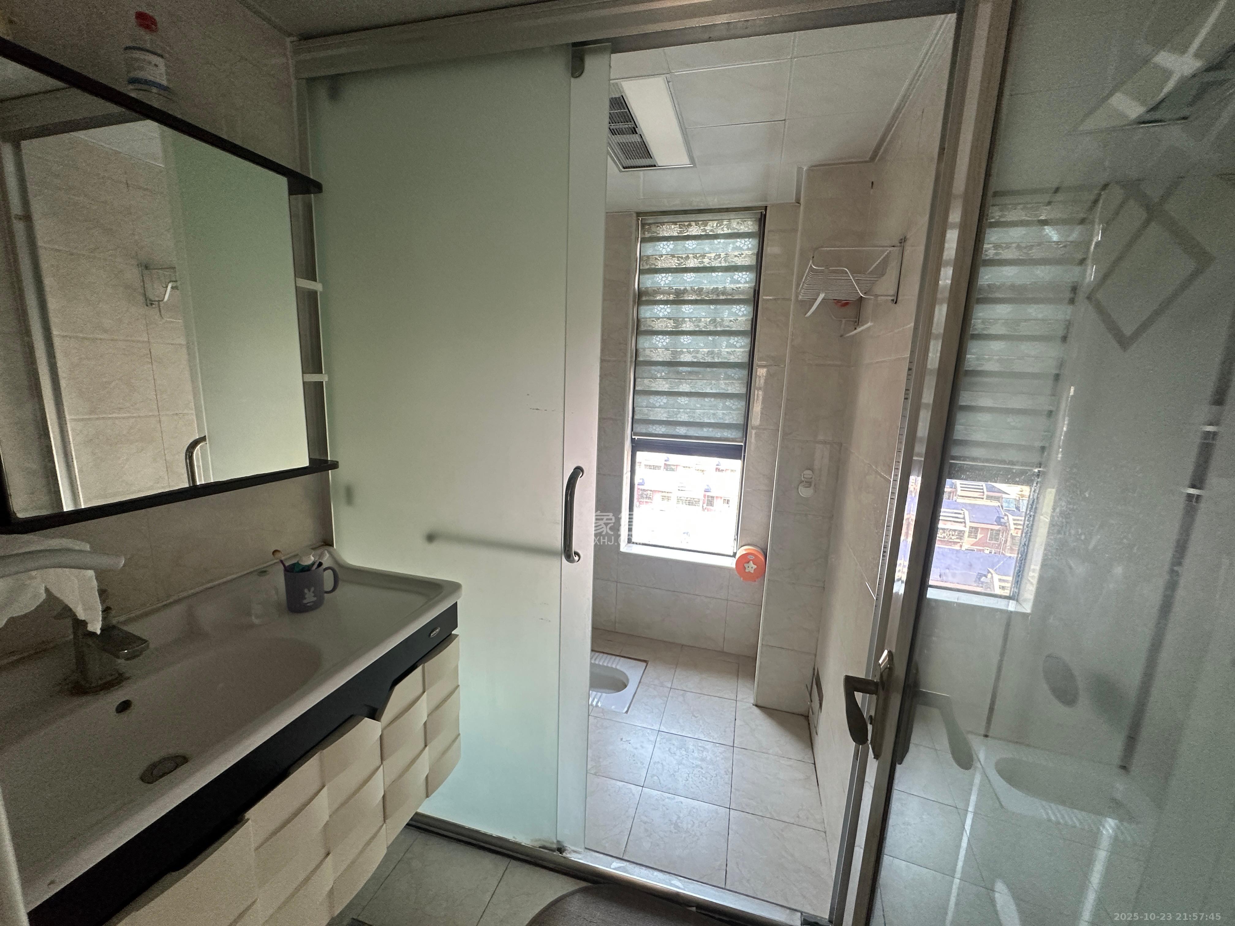 万科金域华府三四期 4室2厅2卫 3500.0元/月 万科金域华府三四期 4室2厅2卫 3500.0元/月室内图