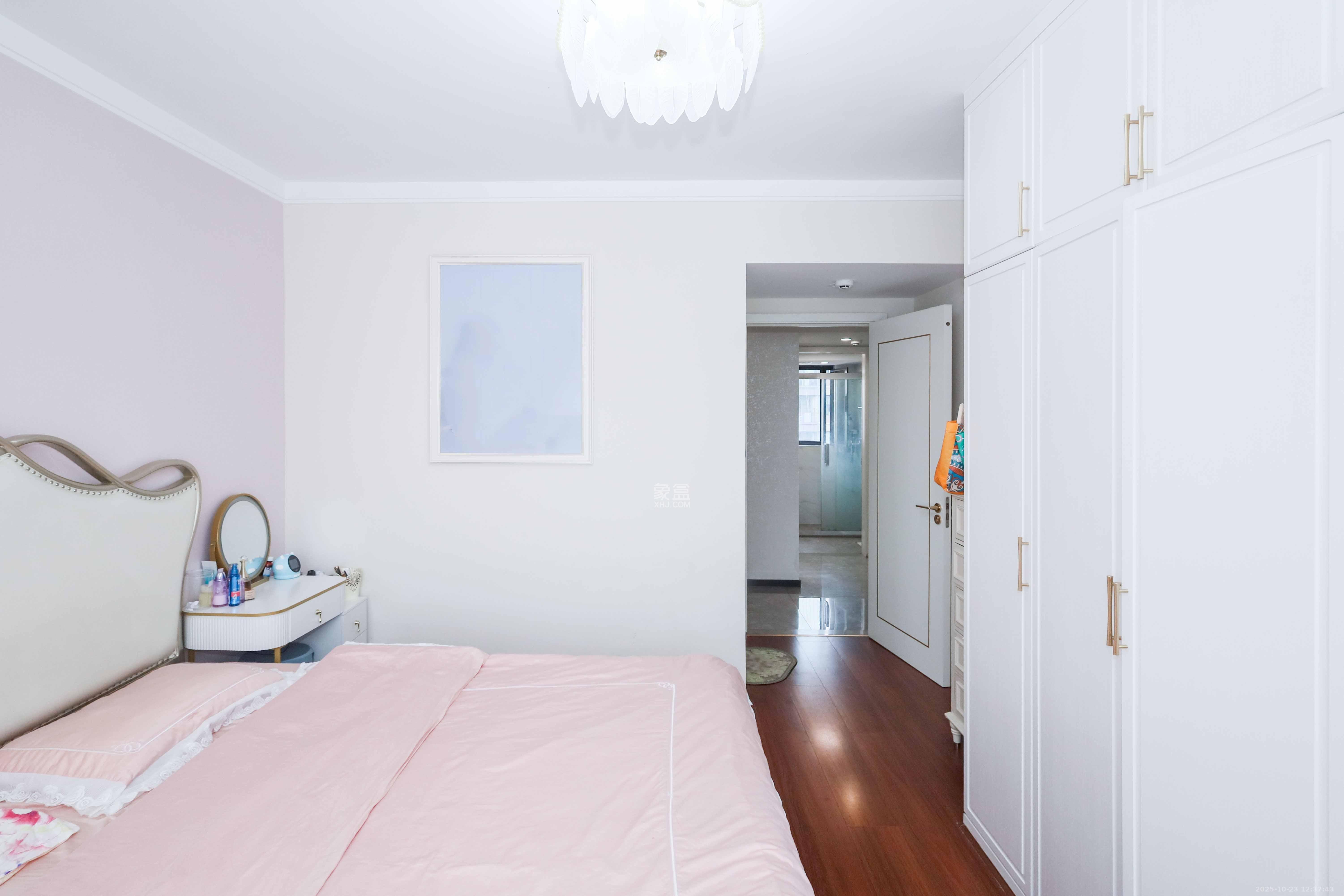 招商华发依云曦城 4室2厅2卫 212.0万 招商华发依云曦城 4室2厅2卫 212.0万卧室