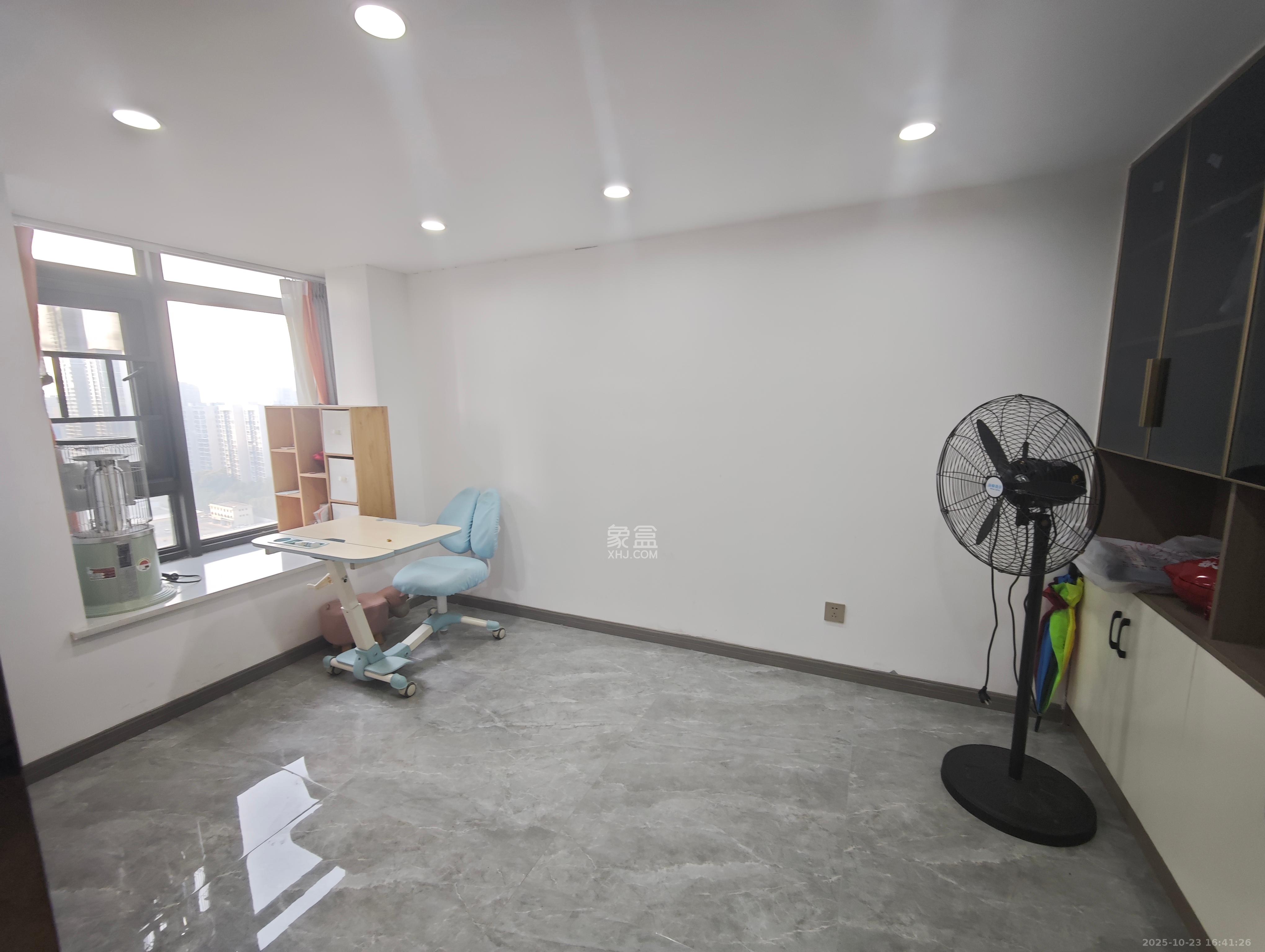 明昇壹城（明昇时代广场）三期  3室0厅0卫    2400.0元/月室内图