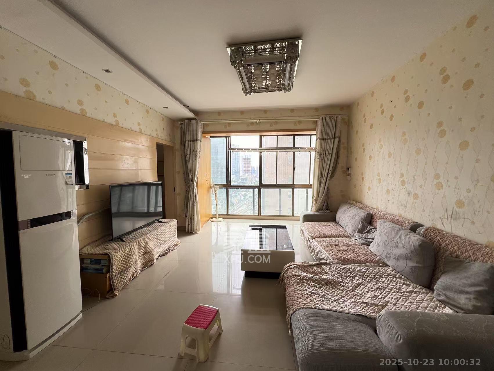 岳泰理想城 3室2厅2卫 3100.0元/月 岳泰理想城 3室2厅2卫 3100.0元/月室内图