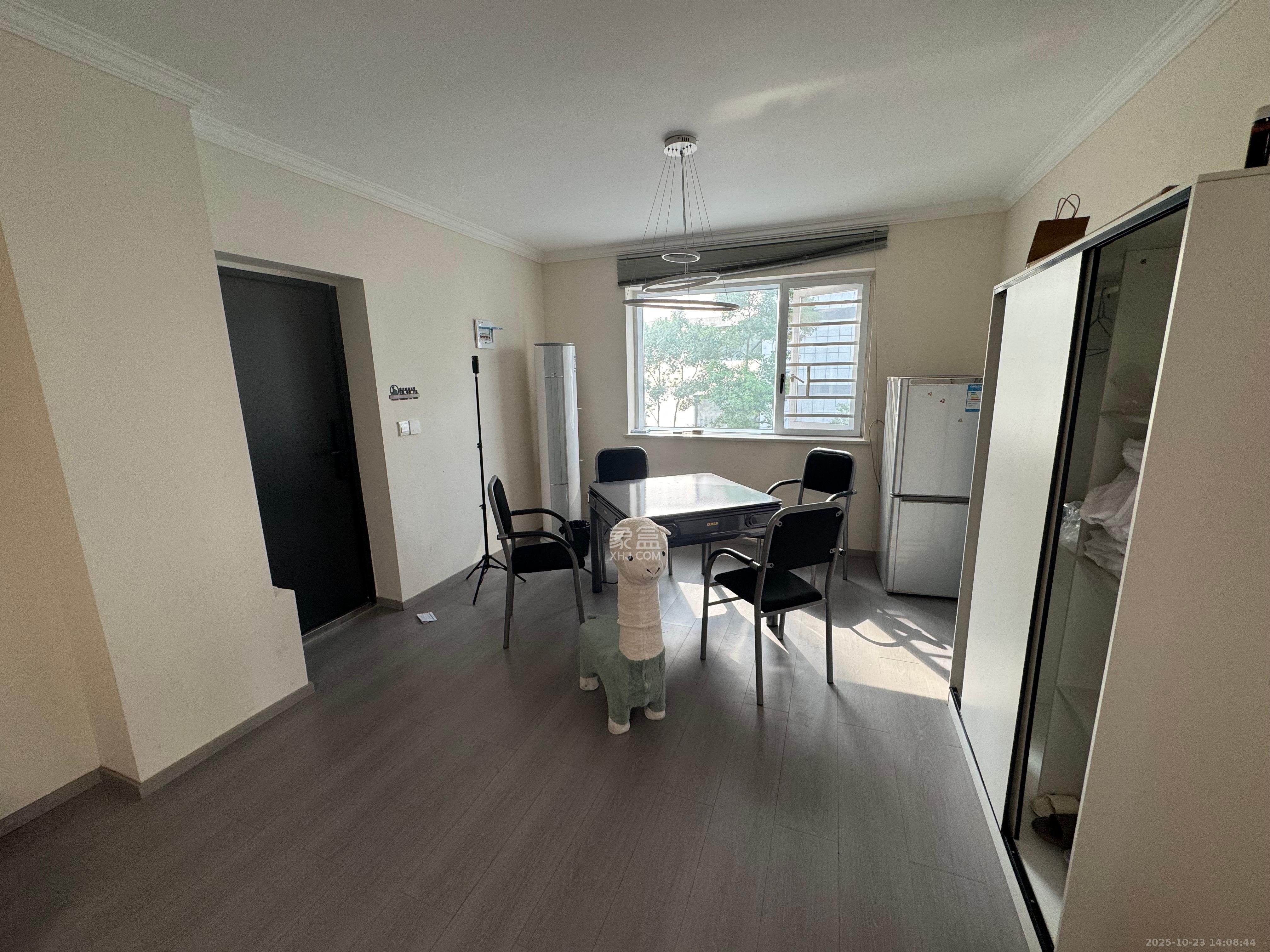 新世界百货（湖南供销大厦）  3室2厅2卫    4500.0元/月室内图