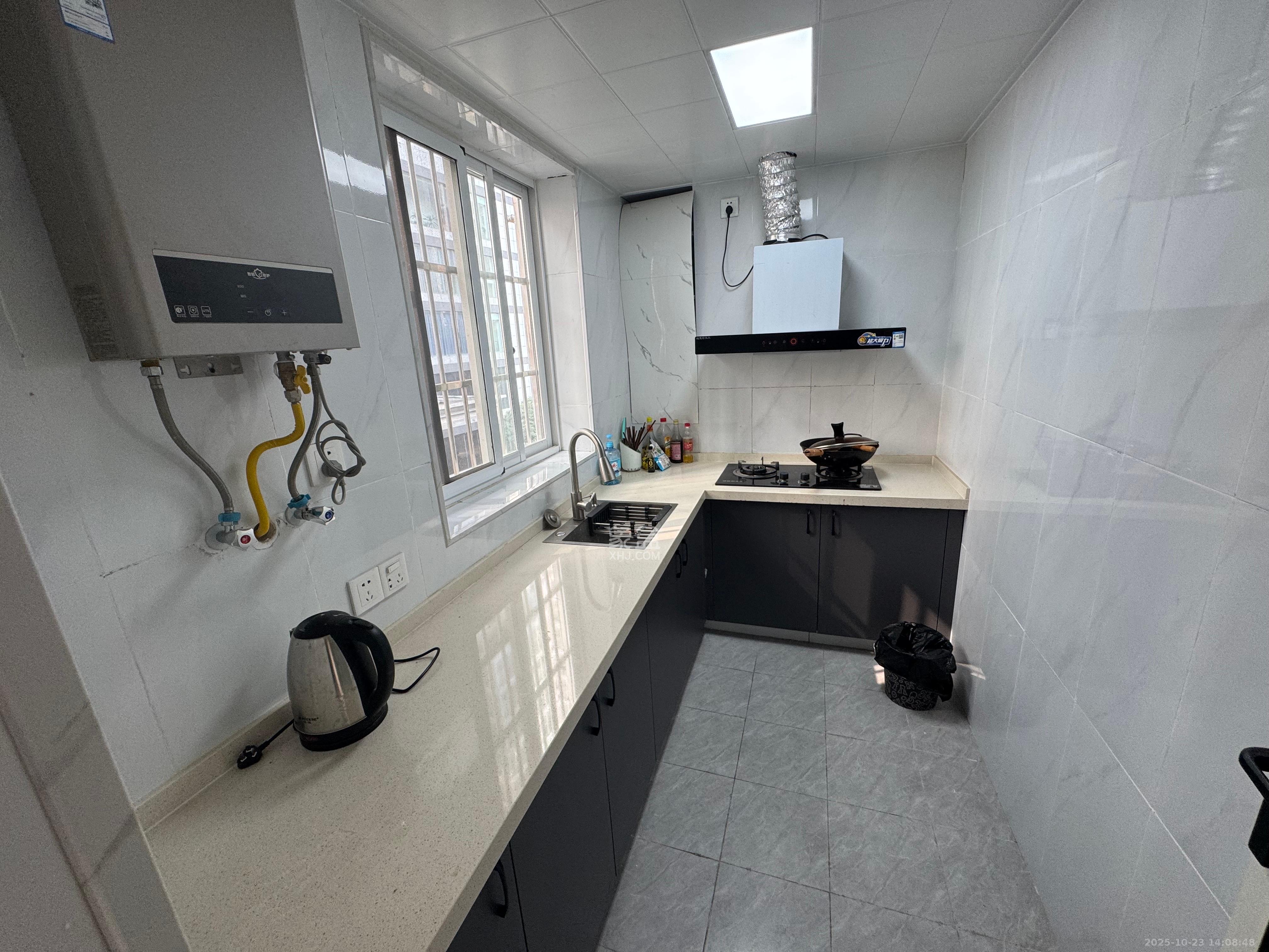 新世界百货（湖南供销大厦）  3室2厅2卫    4500.0元/月室内图