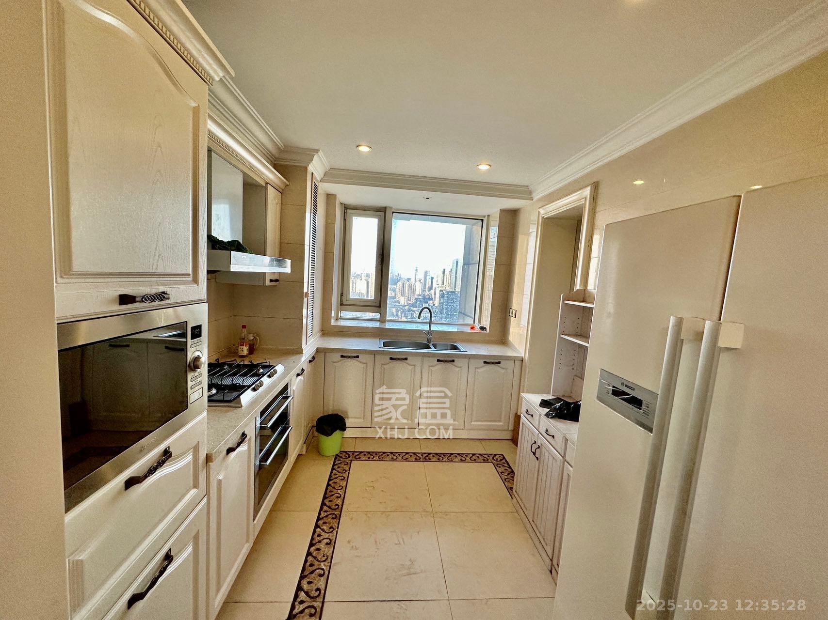 万达公馆  4室2厅4卫    8000.0元/月室内图