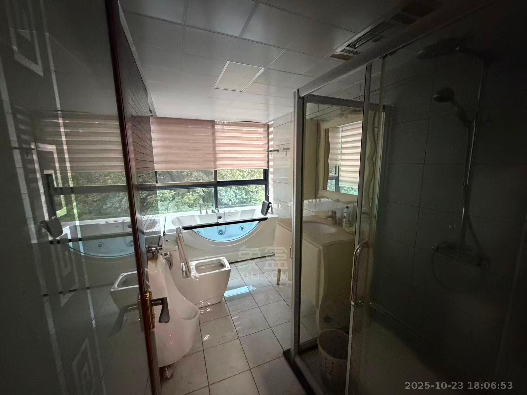 山水国际 5室2厅1卫 4000.0元/月 山水国际 5室2厅1卫 4000.0元/月室内图