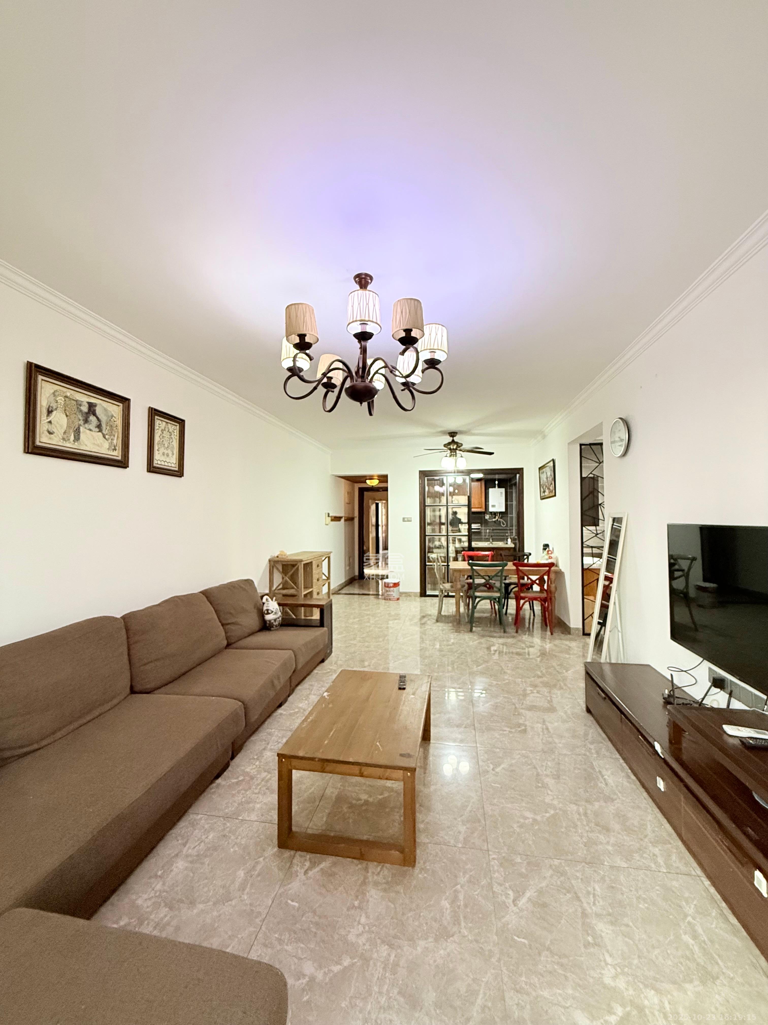 华润橡树湾 3室2厅2卫 2100.0元/月 华润橡树湾 3室2厅2卫 2100.0元/月室内图