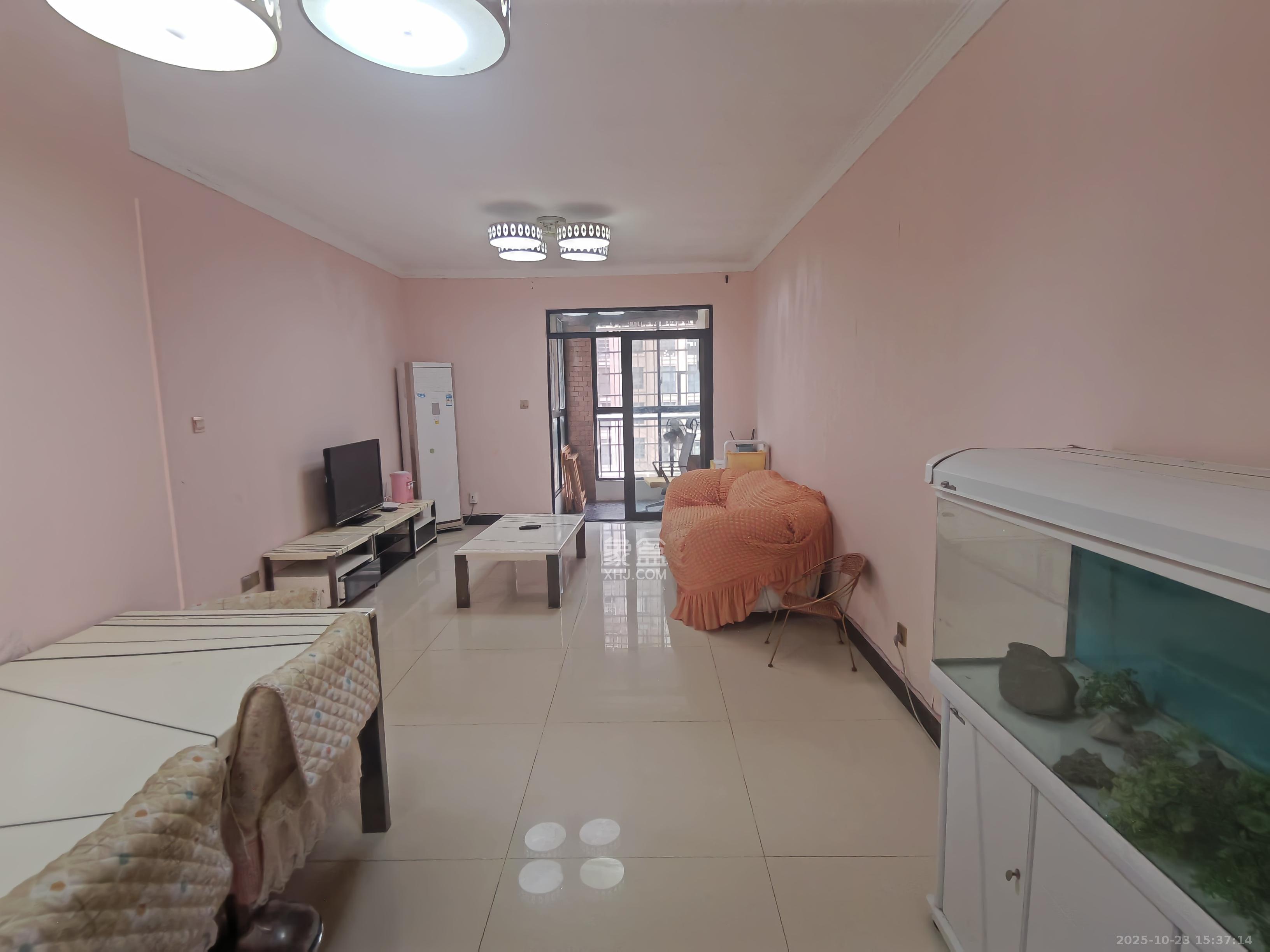 华润凤凰城一期  2室2厅1卫    1900.0元/月 华润凤凰城一期  2室2厅1卫    1900.0元/月室内图