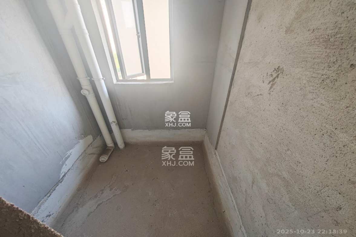 云开壹品樾玺 3室2厅2卫 87.0万 云开壹品樾玺 3室2厅2卫 87.0万卫生间