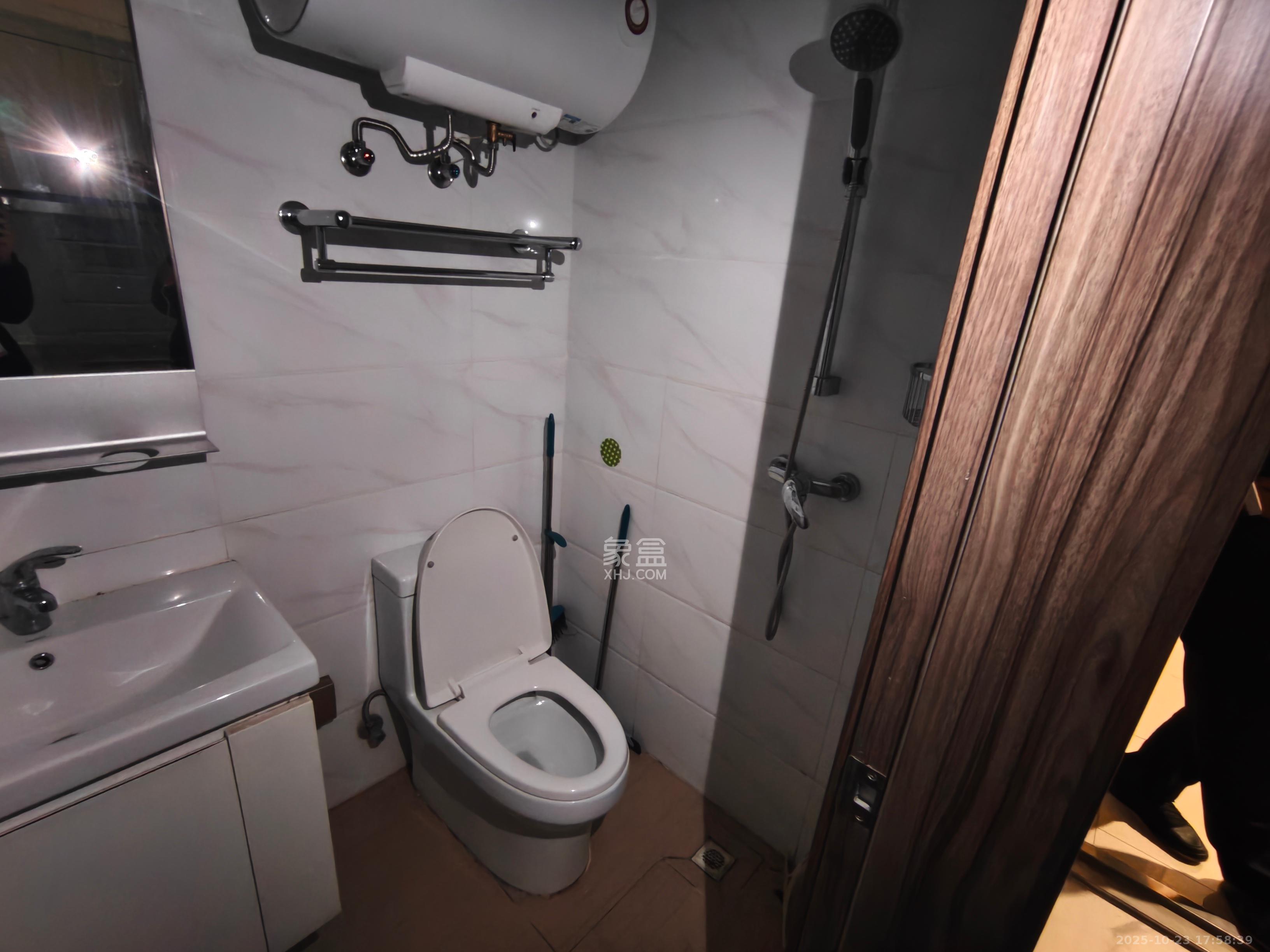 碧桂园城市之光  1室1厅1卫    1300.0元/月