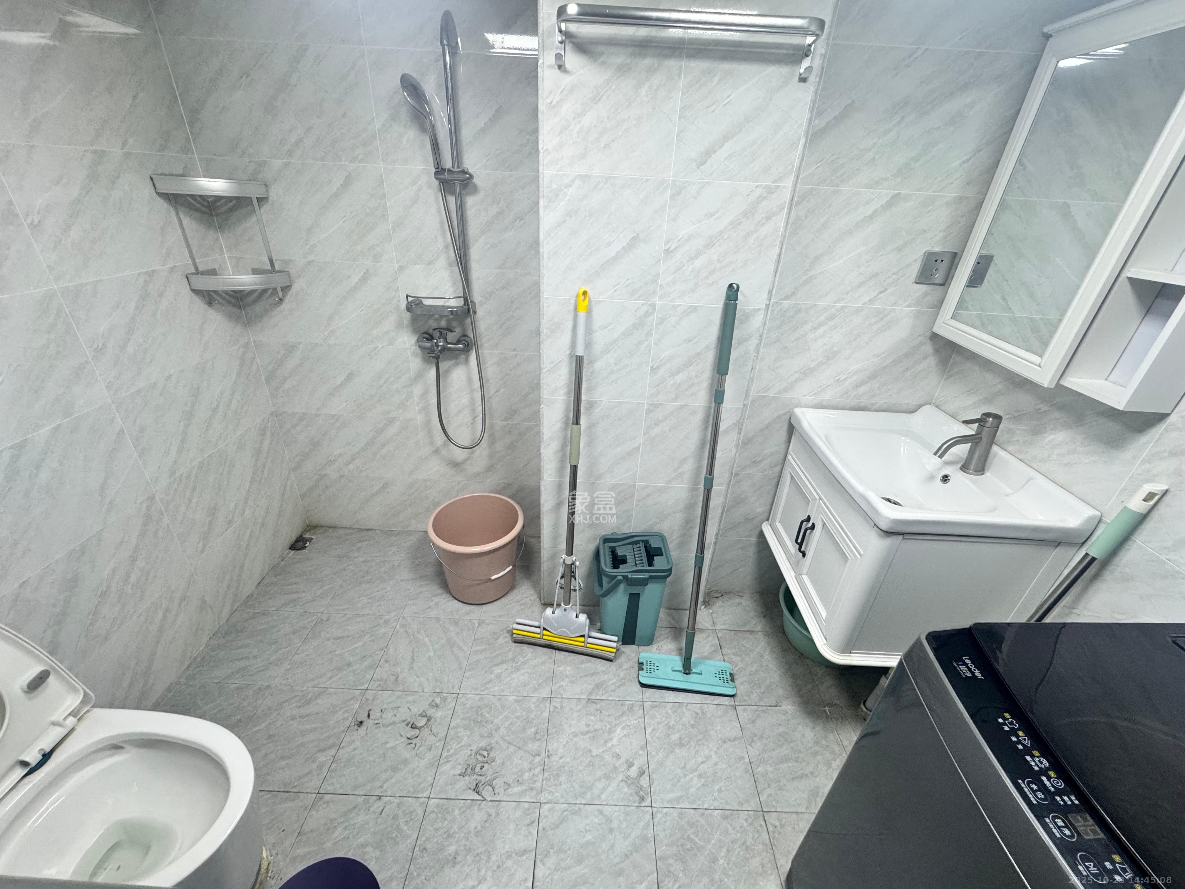 荣盛花语书苑  1室0厅0卫    2000.0元/月 荣盛花语书苑  1室0厅0卫    2000.0元/月室内图