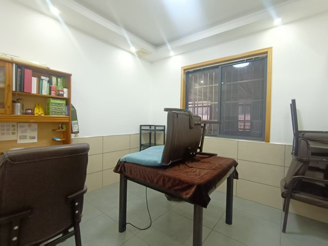 龙洲馨苑 4室3厅3卫 2800.0元/月 龙洲馨苑 4室3厅3卫 2800.0元/月室内图