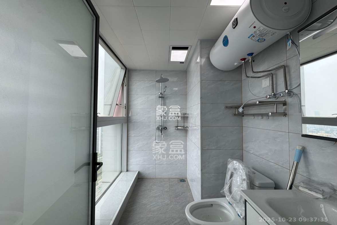 恒大誉府(融誉商业中心) 1室0厅0卫 2100.0元/月 恒大誉府(融誉商业中心) 1室0厅0卫 2100.0元/月室内图