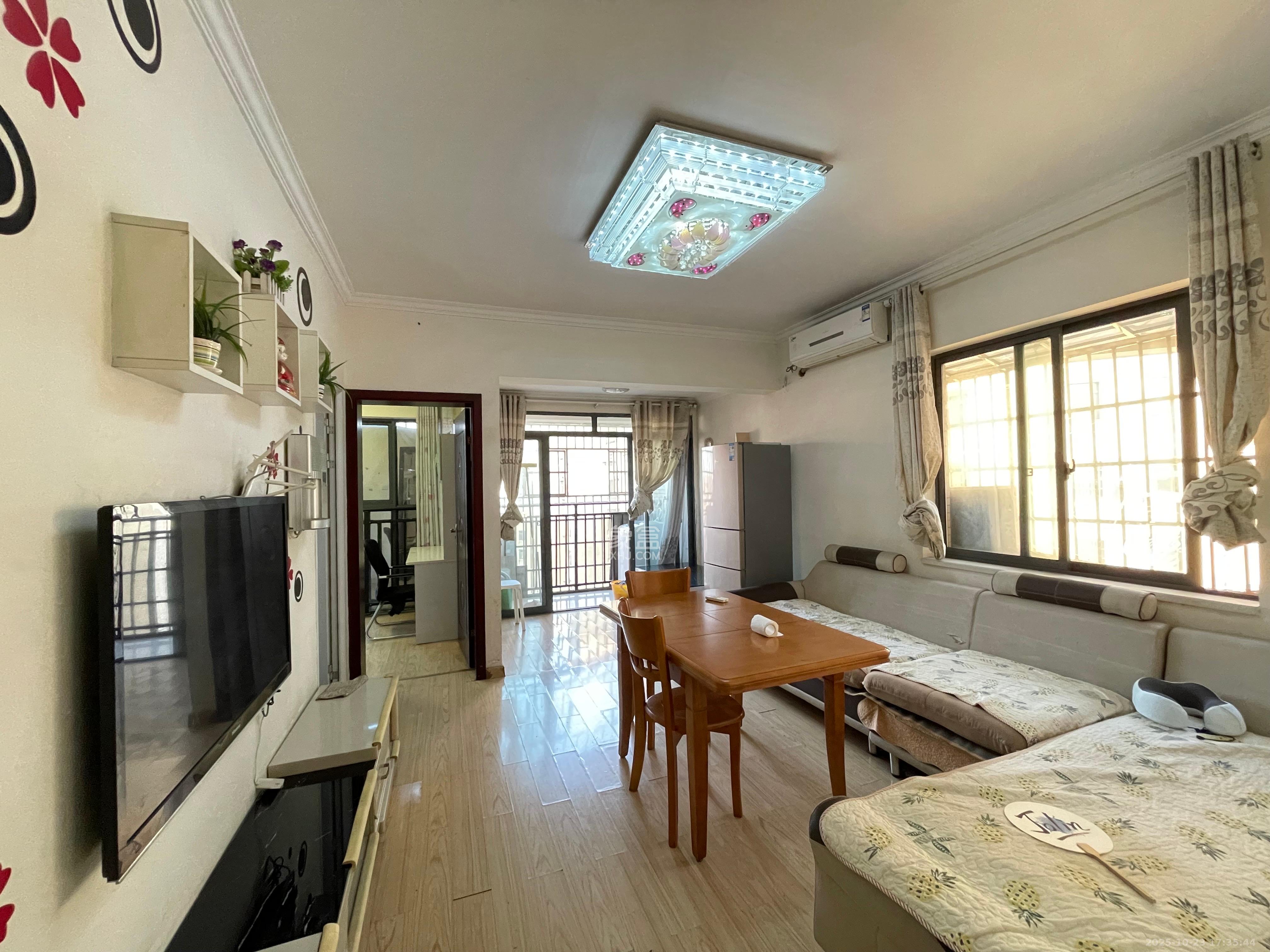 西铁馨寓(西铁领寓)  2室1厅1卫    1800.0元/月 西铁馨寓(西铁领寓)  2室1厅1卫    1800.0元/月室内图