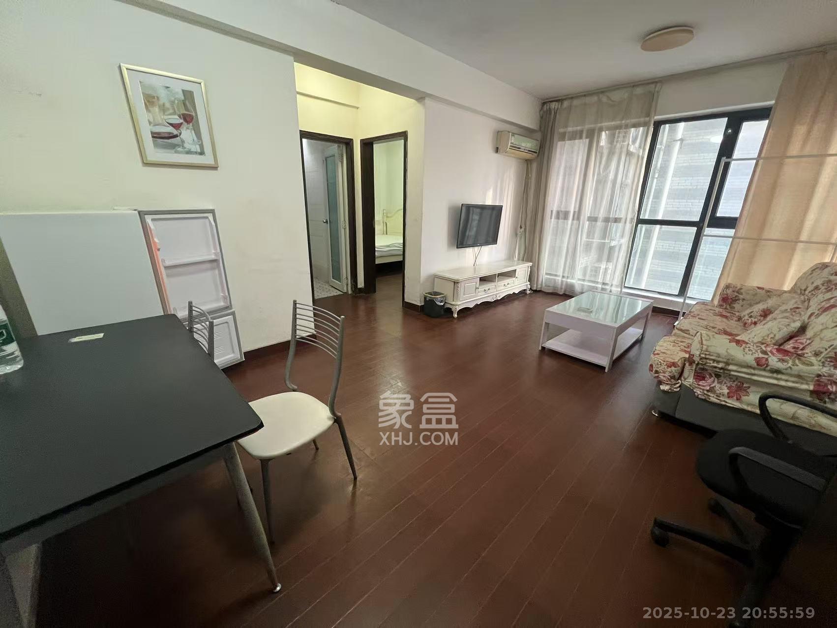 中天广场  1室1厅1卫    2000.0元/月 中天广场  1室1厅1卫    2000.0元/月室内图