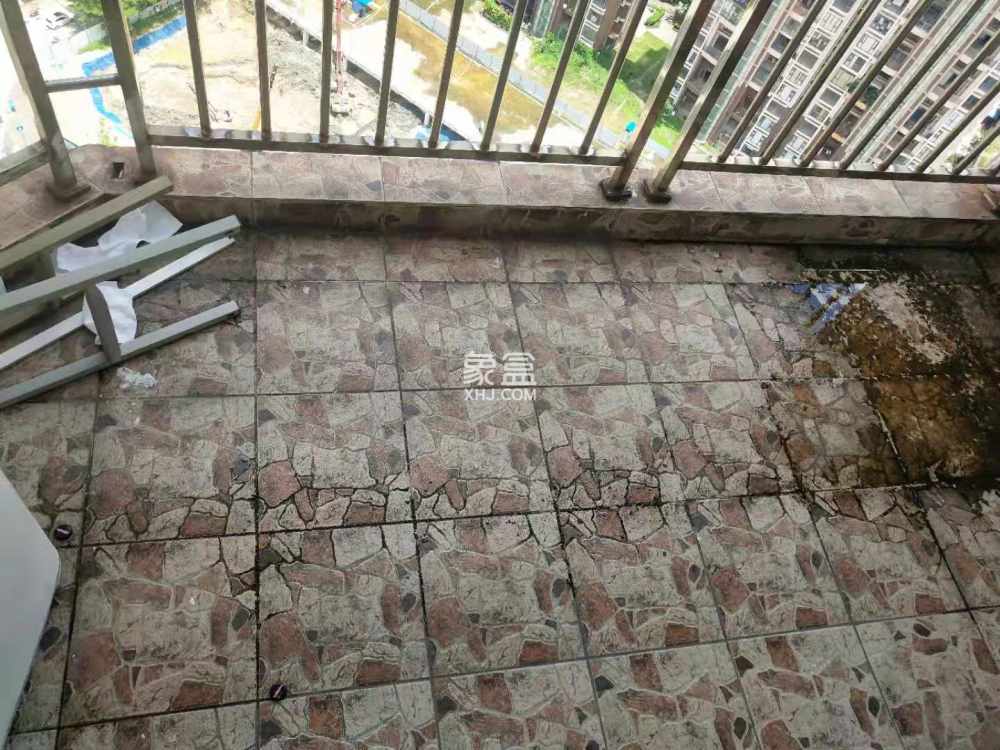 金域湾畔  2室1厅1卫    2300.0元/月室内图