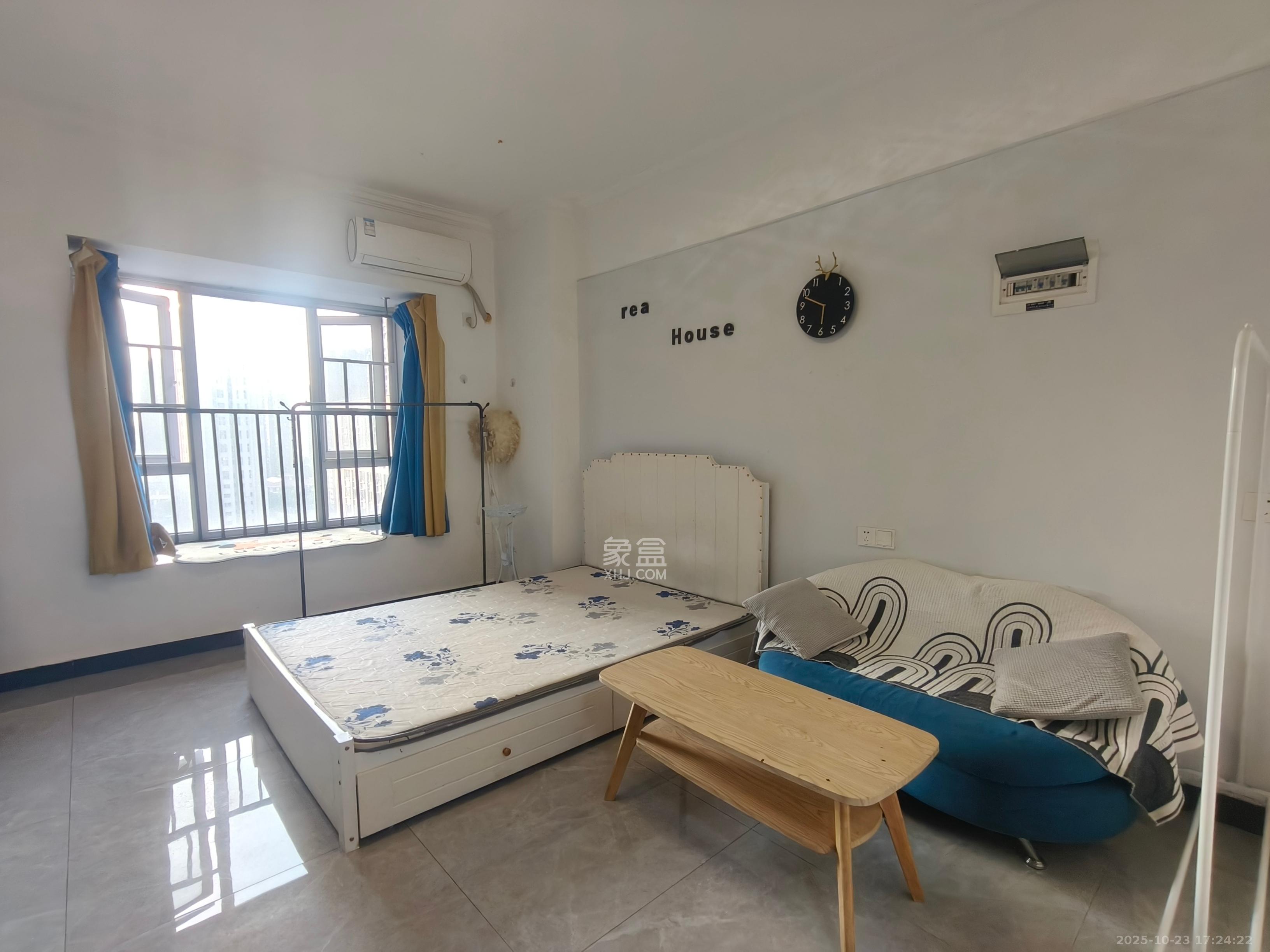 芙蓉万国城MOMA（卓越汇富苑）  1室1厅1卫    1300.0元/月室内图