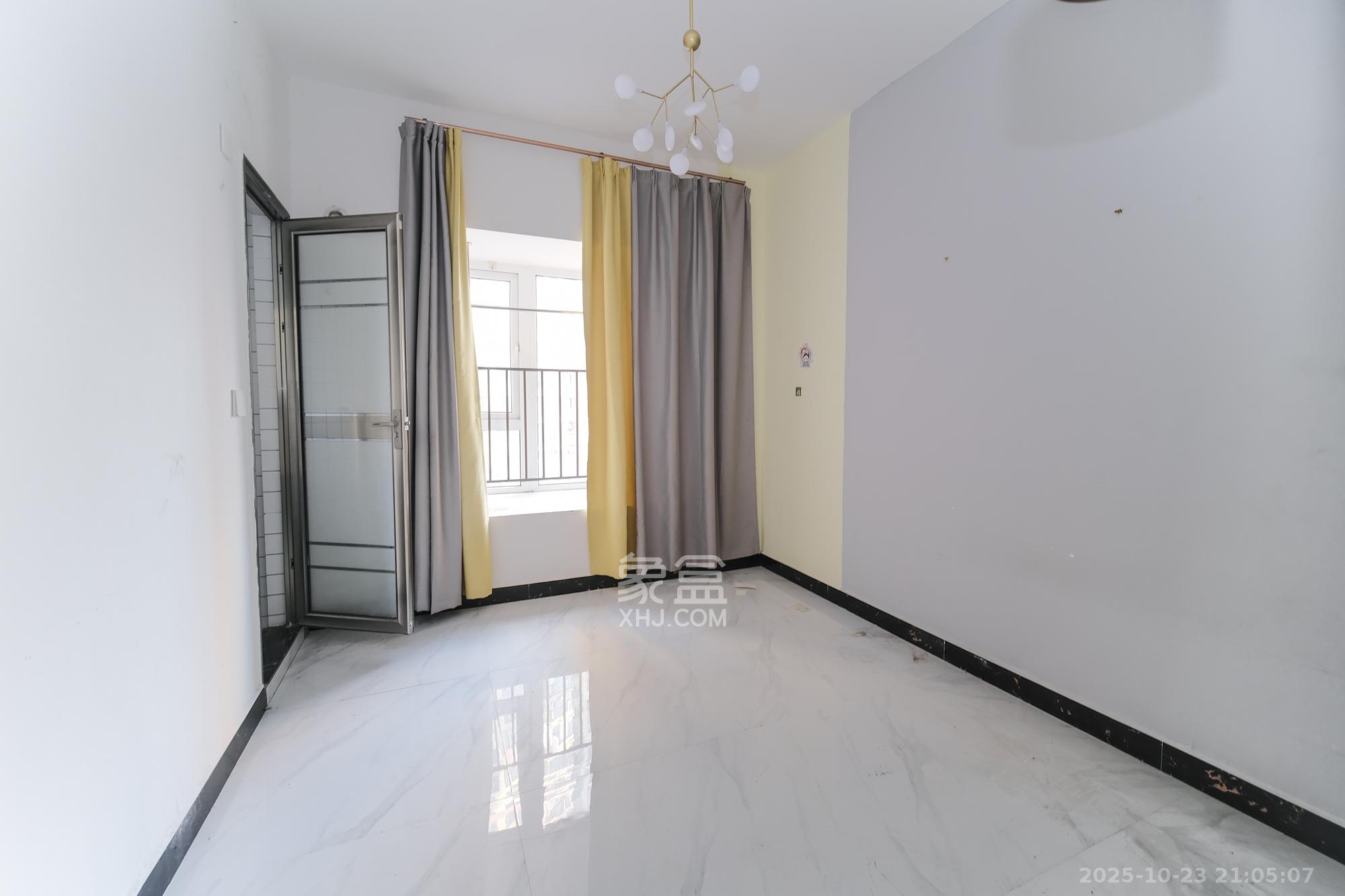 保利香槟国际  4室2厅2卫    108.0万 保利香槟国际  4室2厅2卫    108.0万卧室