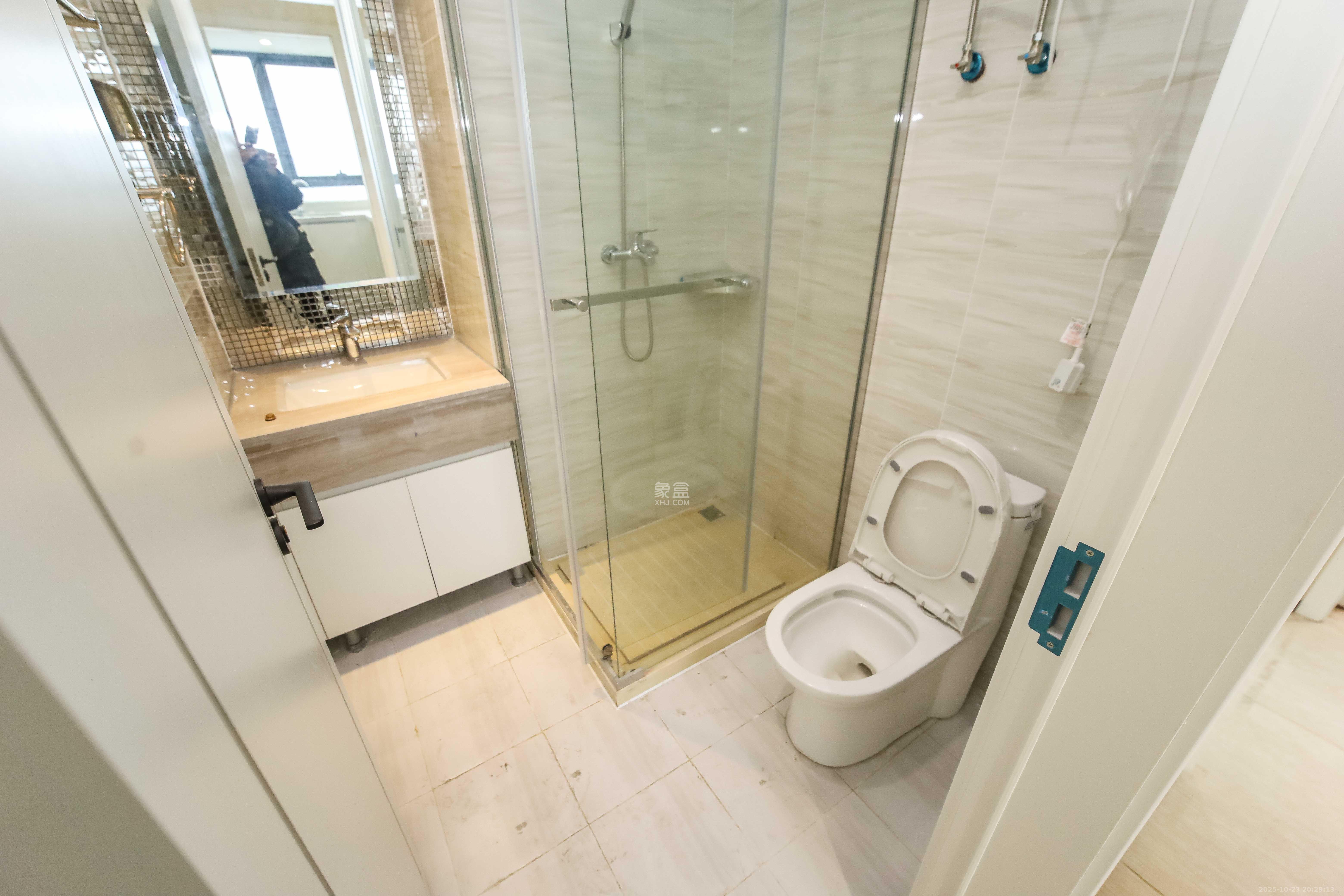 恒大珺悦府  3室2厅1卫    80.0万卫生间