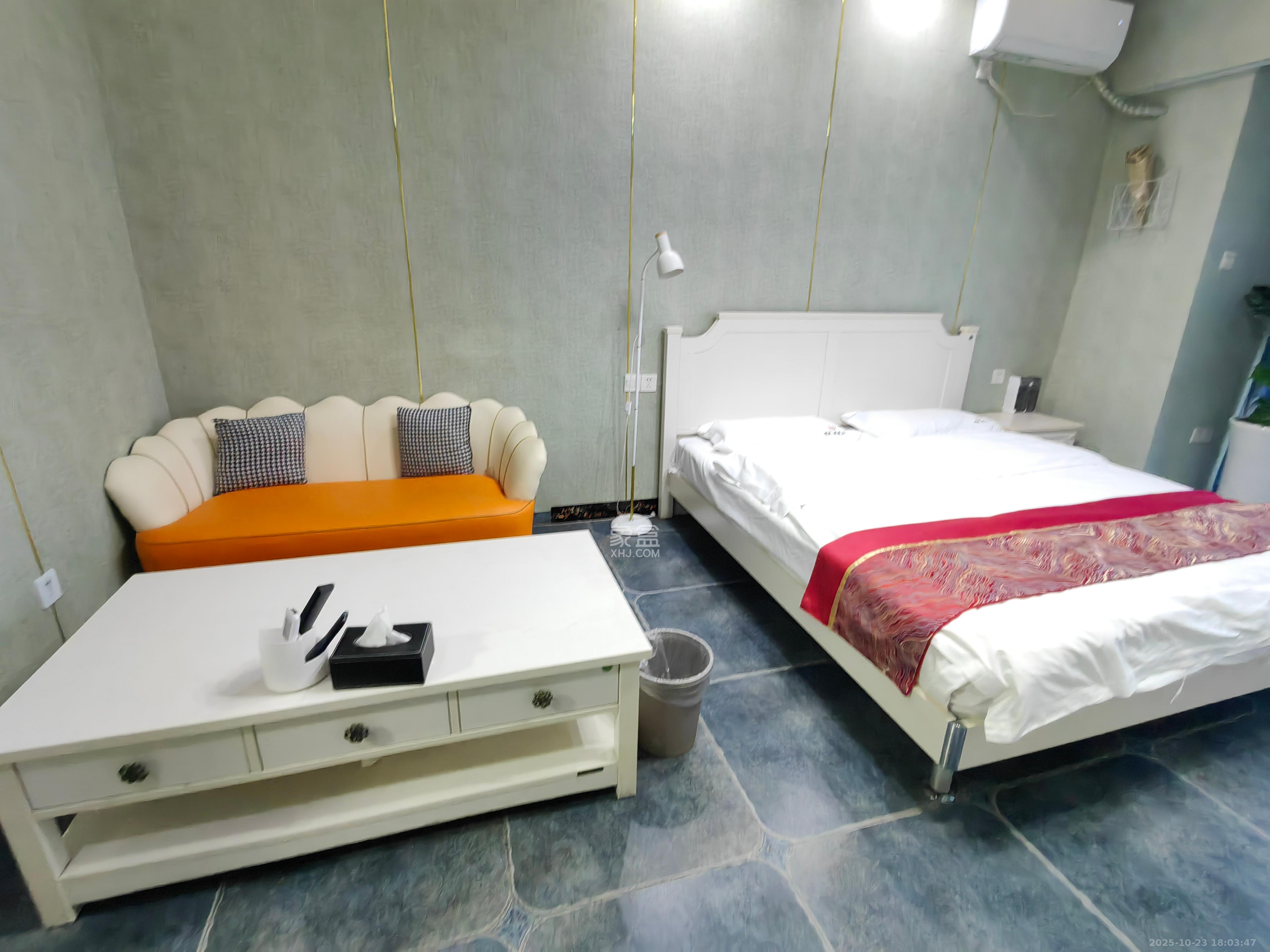 京武浪琴山一、二期  1室2厅2卫    1700.0元/月