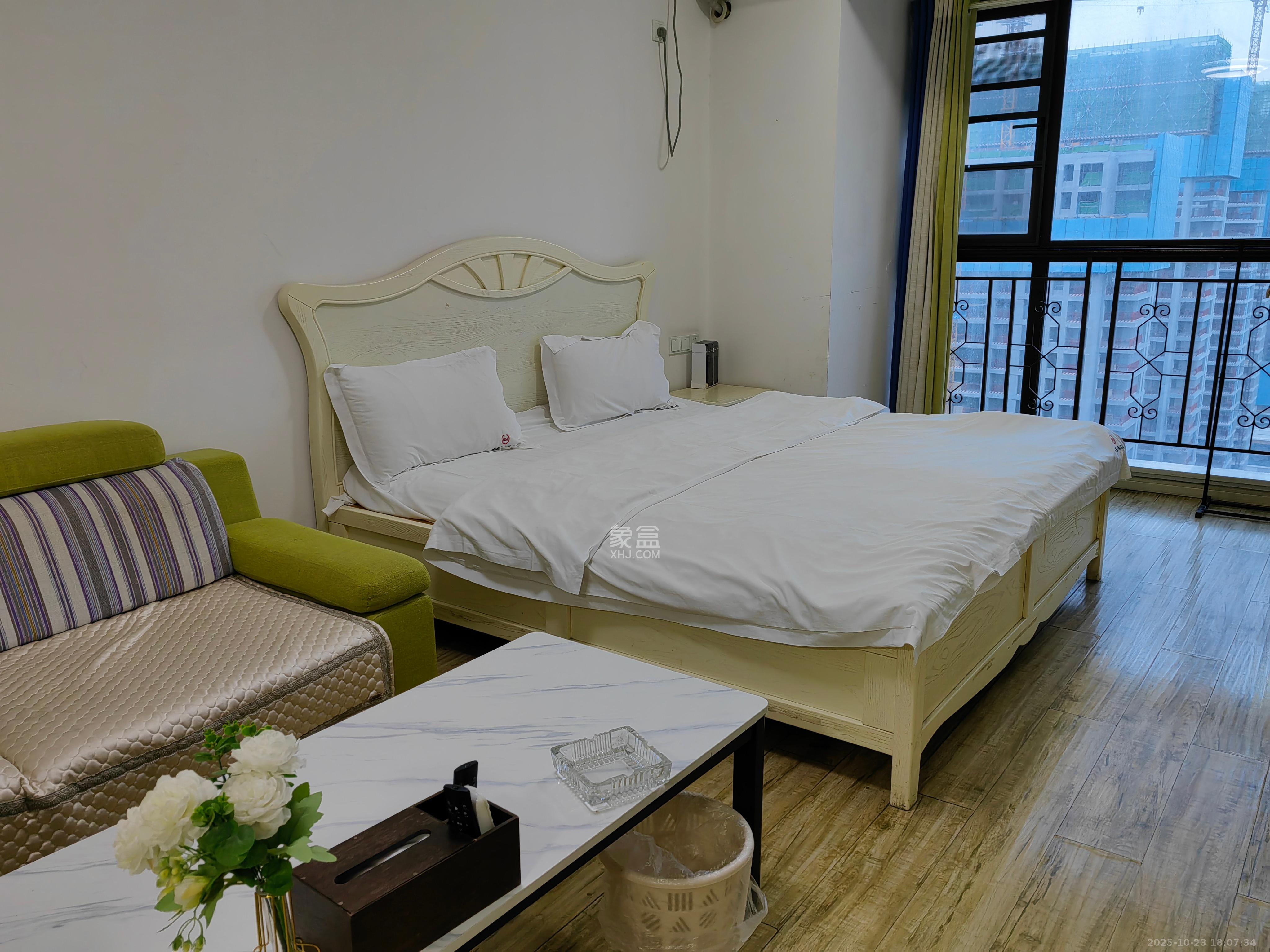 京武浪琴山一、二期 1室2厅2卫 1600.0元/月 京武浪琴山一、二期 1室2厅2卫 1600.0元/月室内图