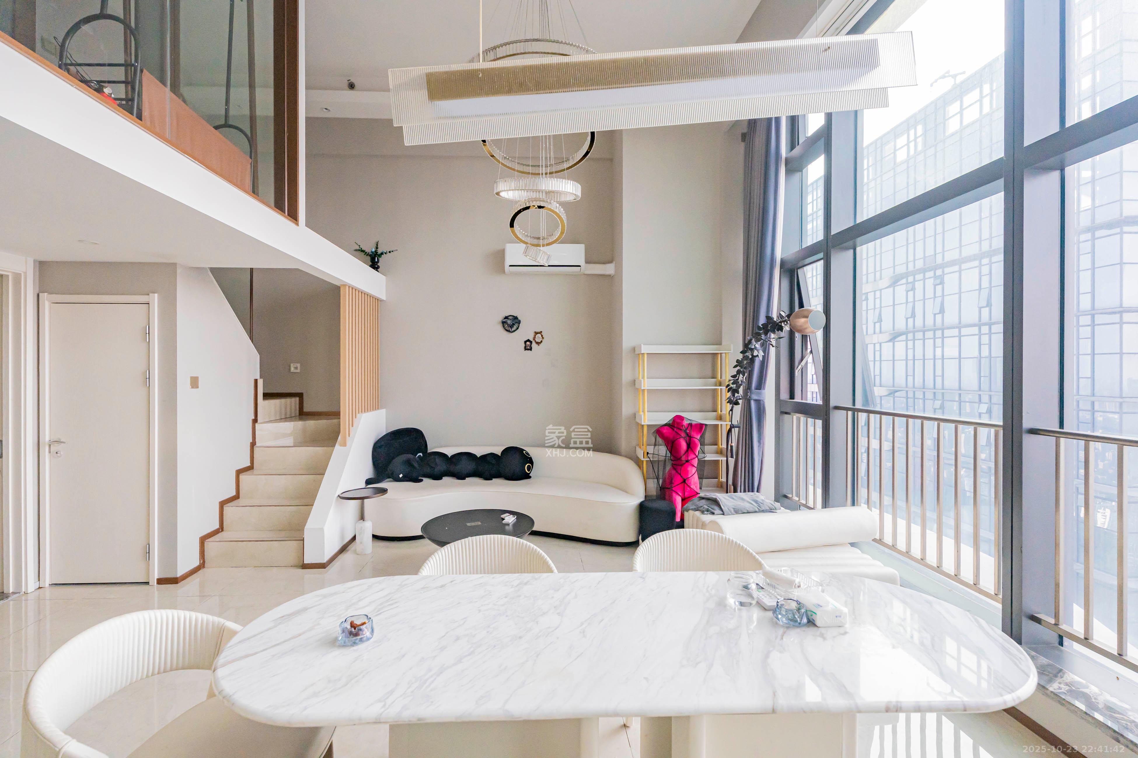 华远华时代  1室1厅1卫    100.0万 华远华时代  1室1厅1卫    100.0万客厅