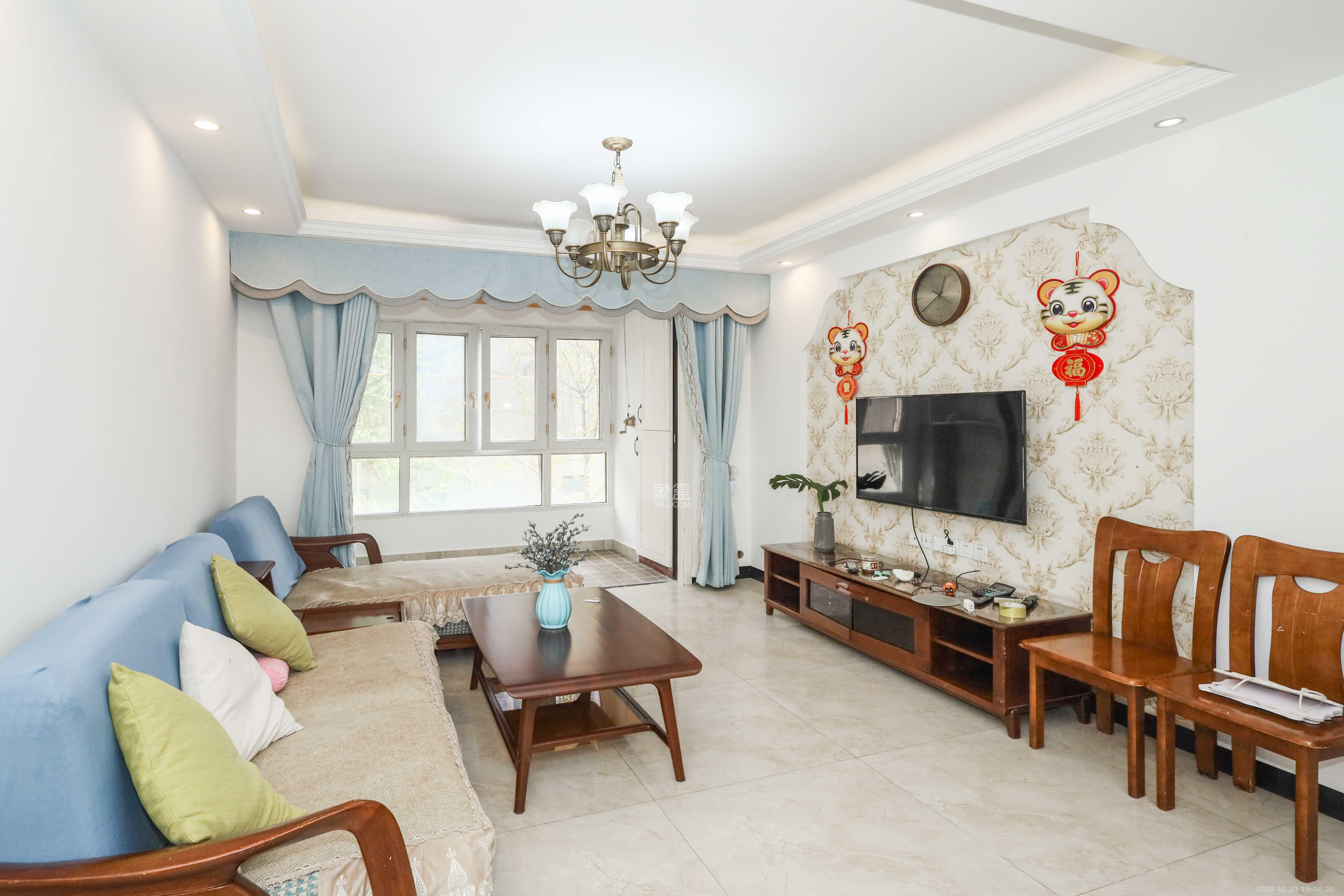 梅溪鑫苑名家  3室2厅2卫    109.0万 梅溪鑫苑名家  3室2厅2卫    109.0万客厅