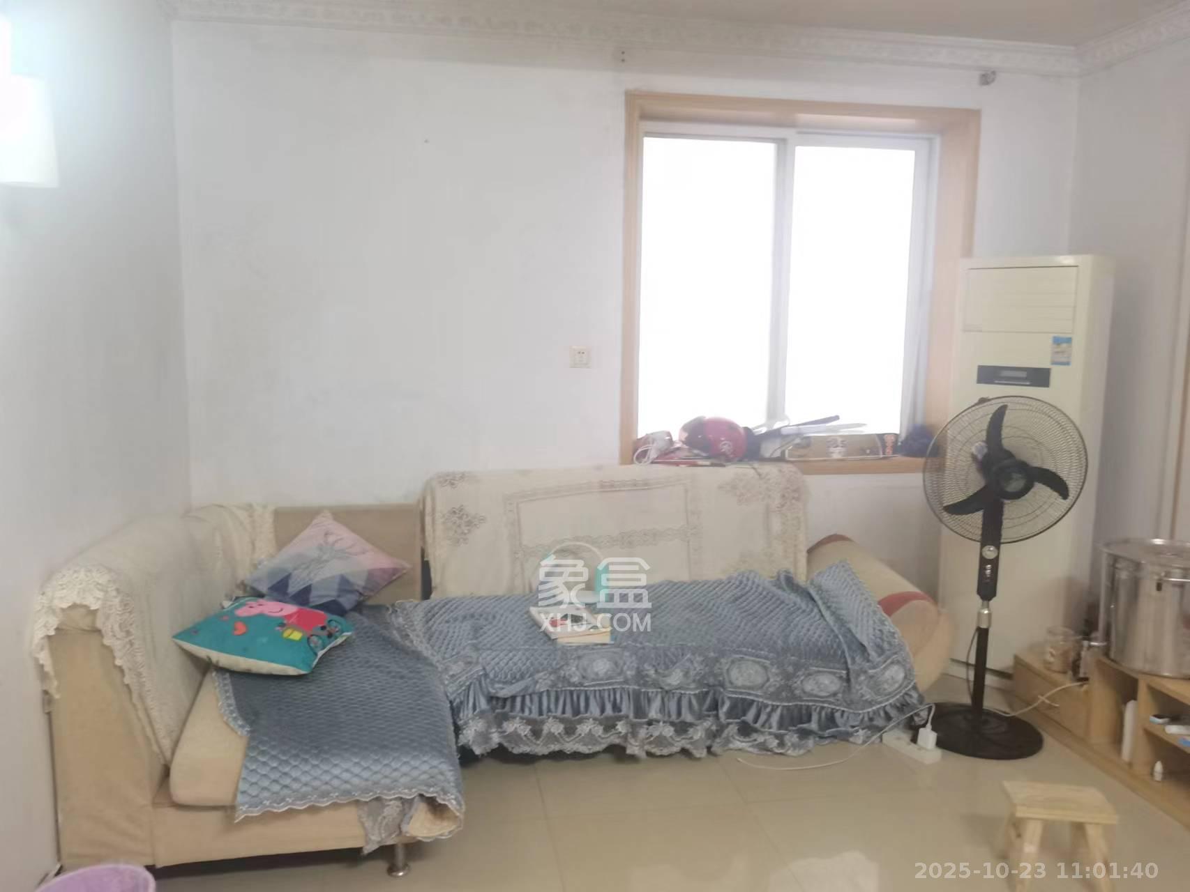 长坡社区  2室2厅1卫    1600.0元/月 长坡社区  2室2厅1卫    1600.0元/月