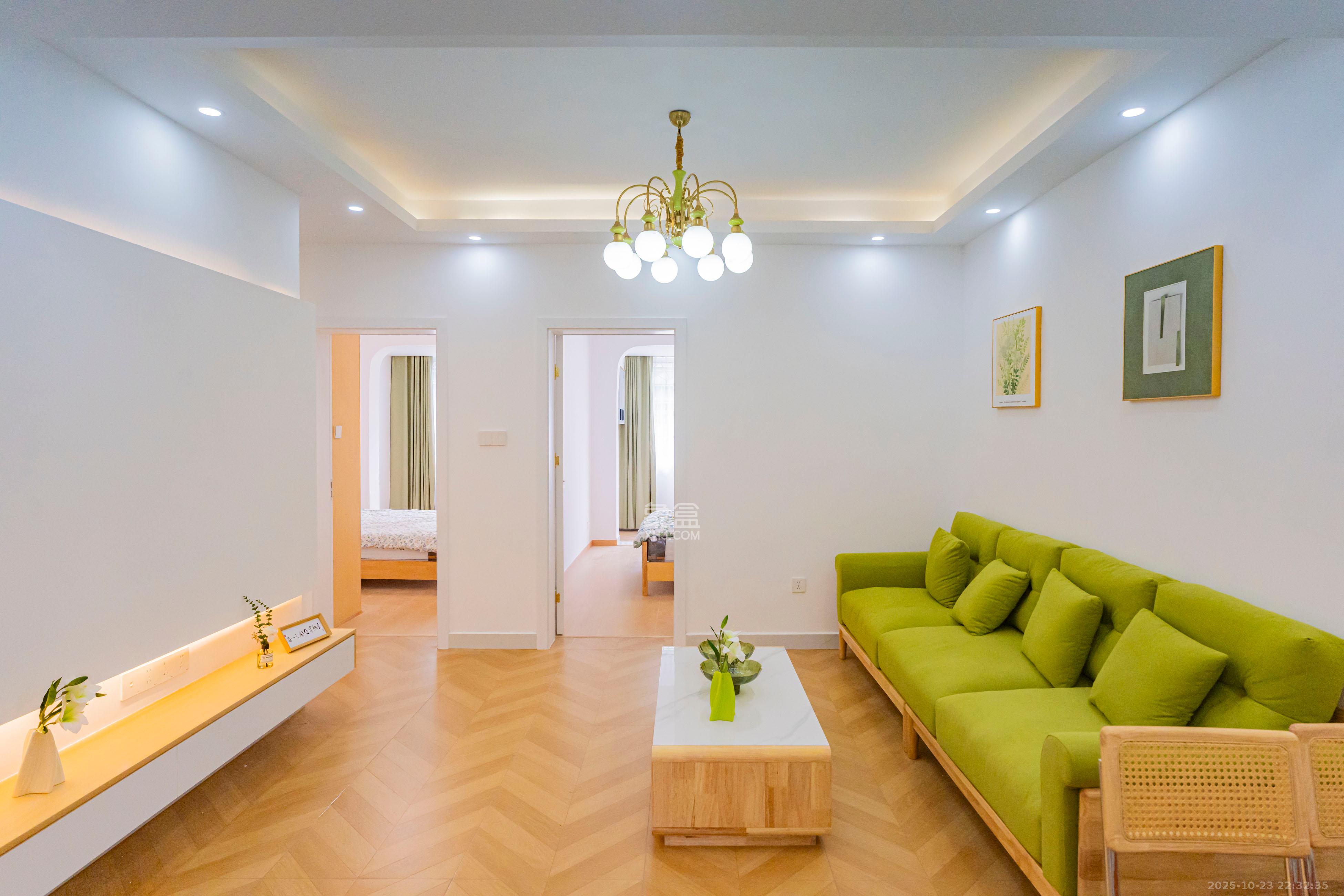 四方商贸城 3室2厅1卫 56.8万 四方商贸城 3室2厅1卫 56.8万客厅