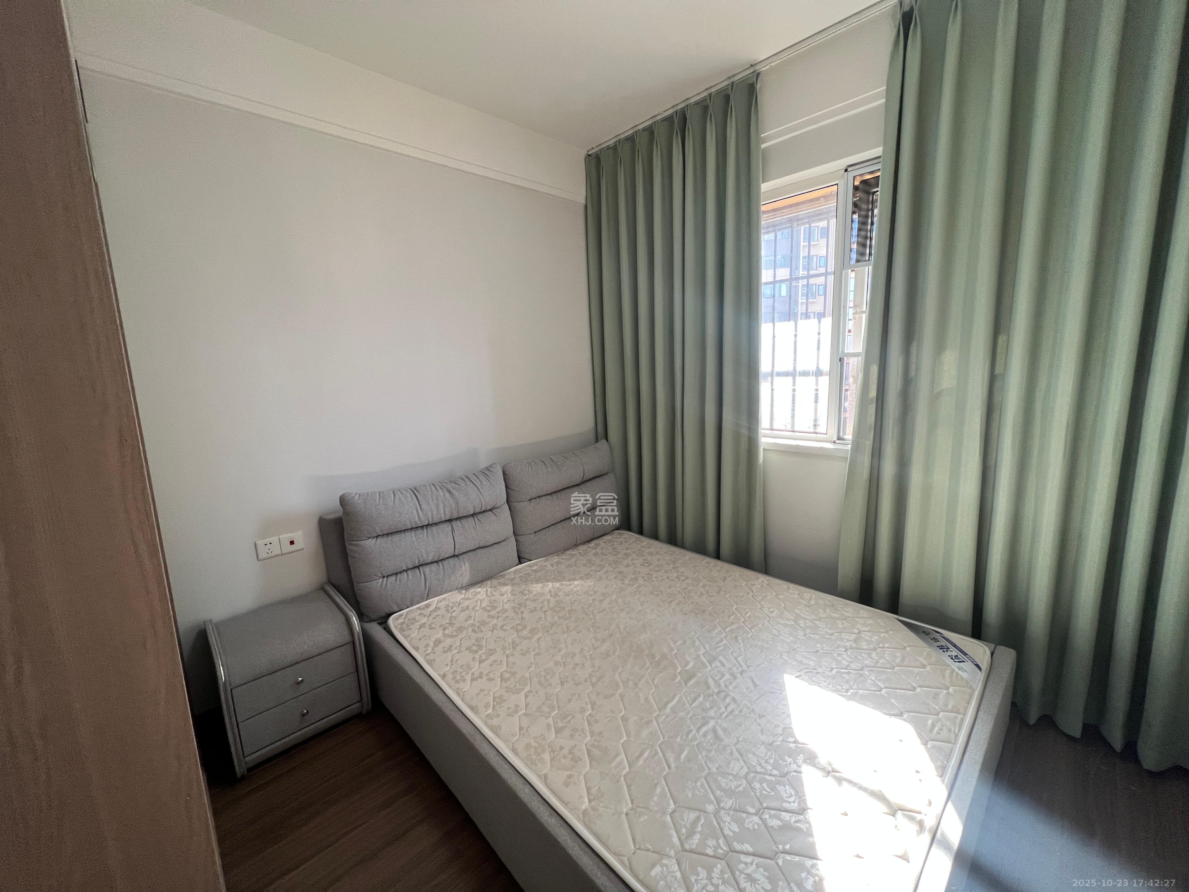 保利香槟国际  4室2厅2卫    2200.0元/月室内图