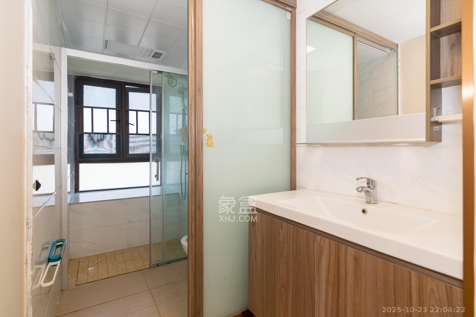 碧桂园高尔夫花园 4室2厅2卫 98.0万 碧桂园高尔夫花园 4室2厅2卫 98.0万卫生间